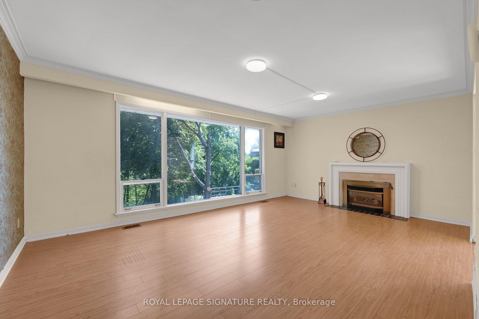 Photo 12 of 209 Burbank Drive, North York, Bayview Village — HOMEH
