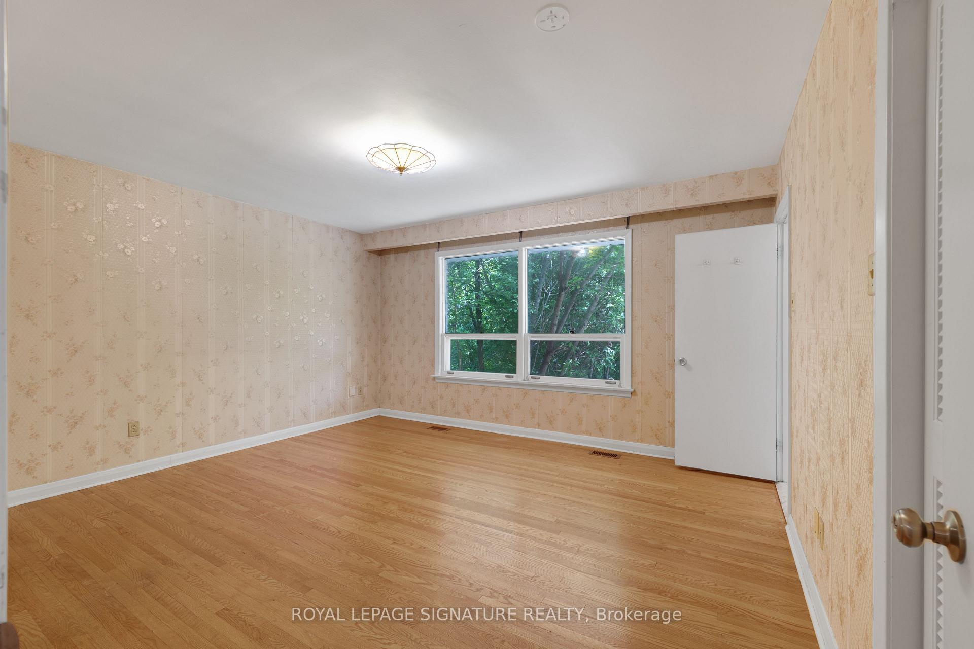 Photo 17 of 209 Burbank Drive, North York, Bayview Village — HOMEH