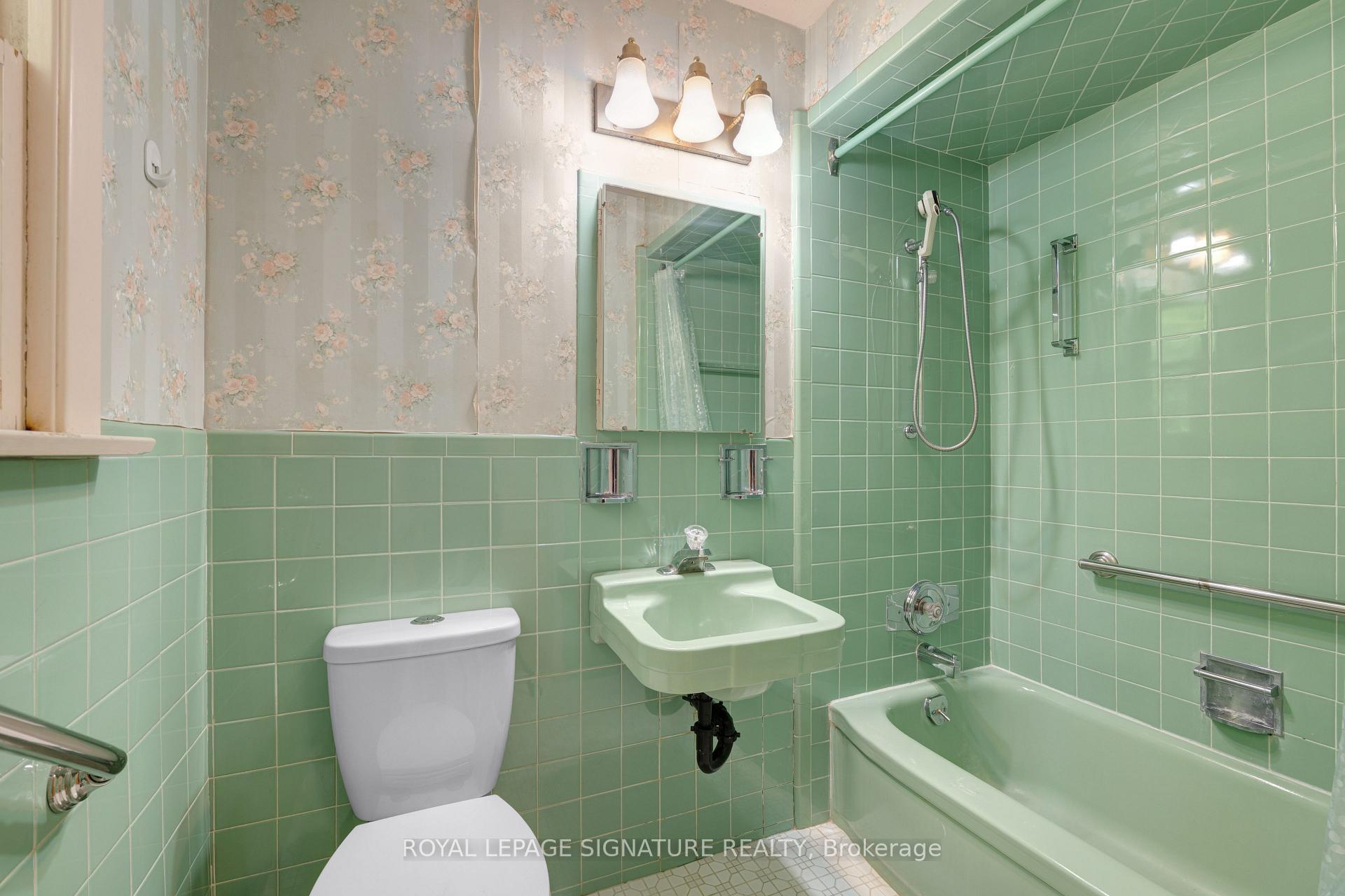 Photo 19 of 209 Burbank Drive, North York, Bayview Village — HOMEH