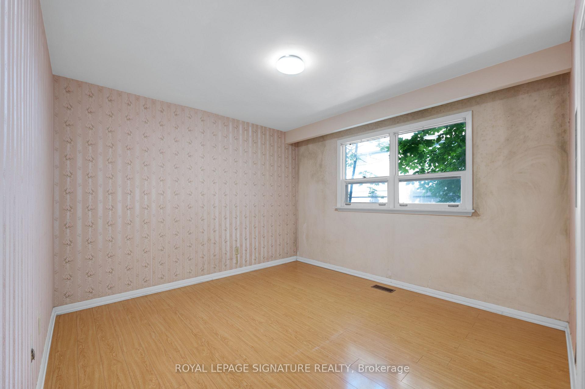 Photo 20 of 209 Burbank Drive, North York, Bayview Village — HOMEH