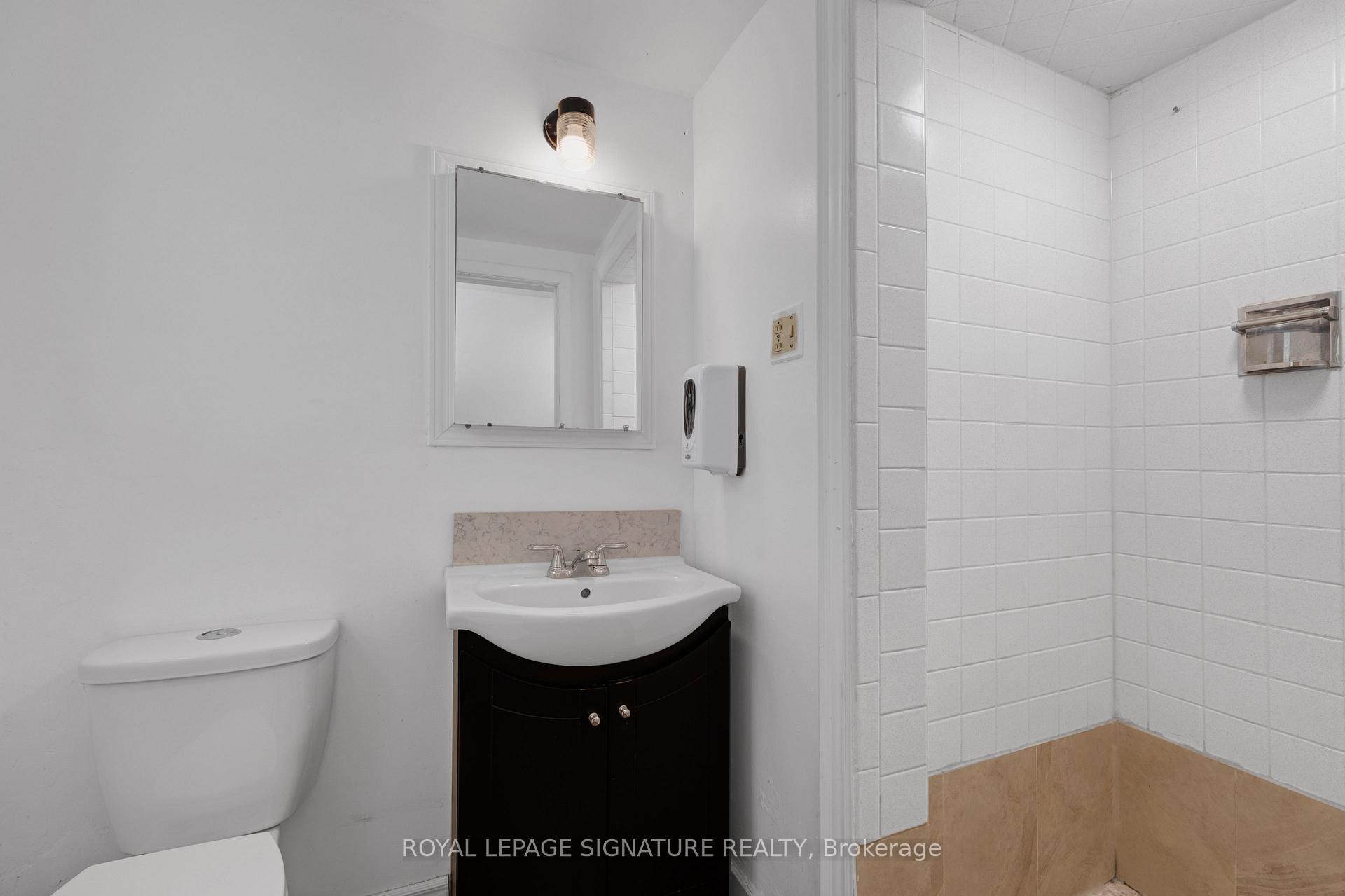 Photo 25 of 209 Burbank Drive, North York, Bayview Village — HOMEH