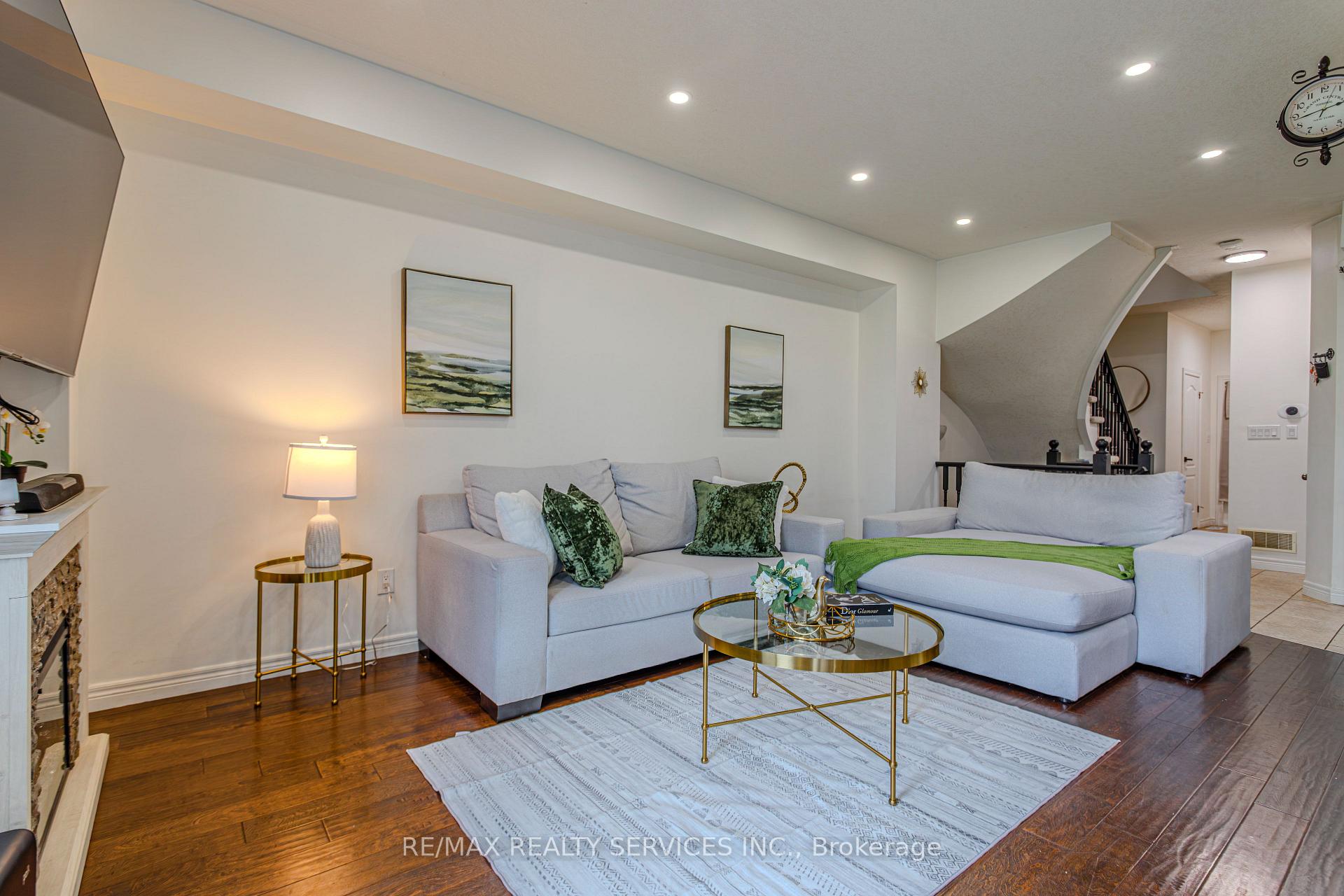 Photo 7 of 49 Marina Point Crescent N, Hamilton, Stoney Creek — HOMEH