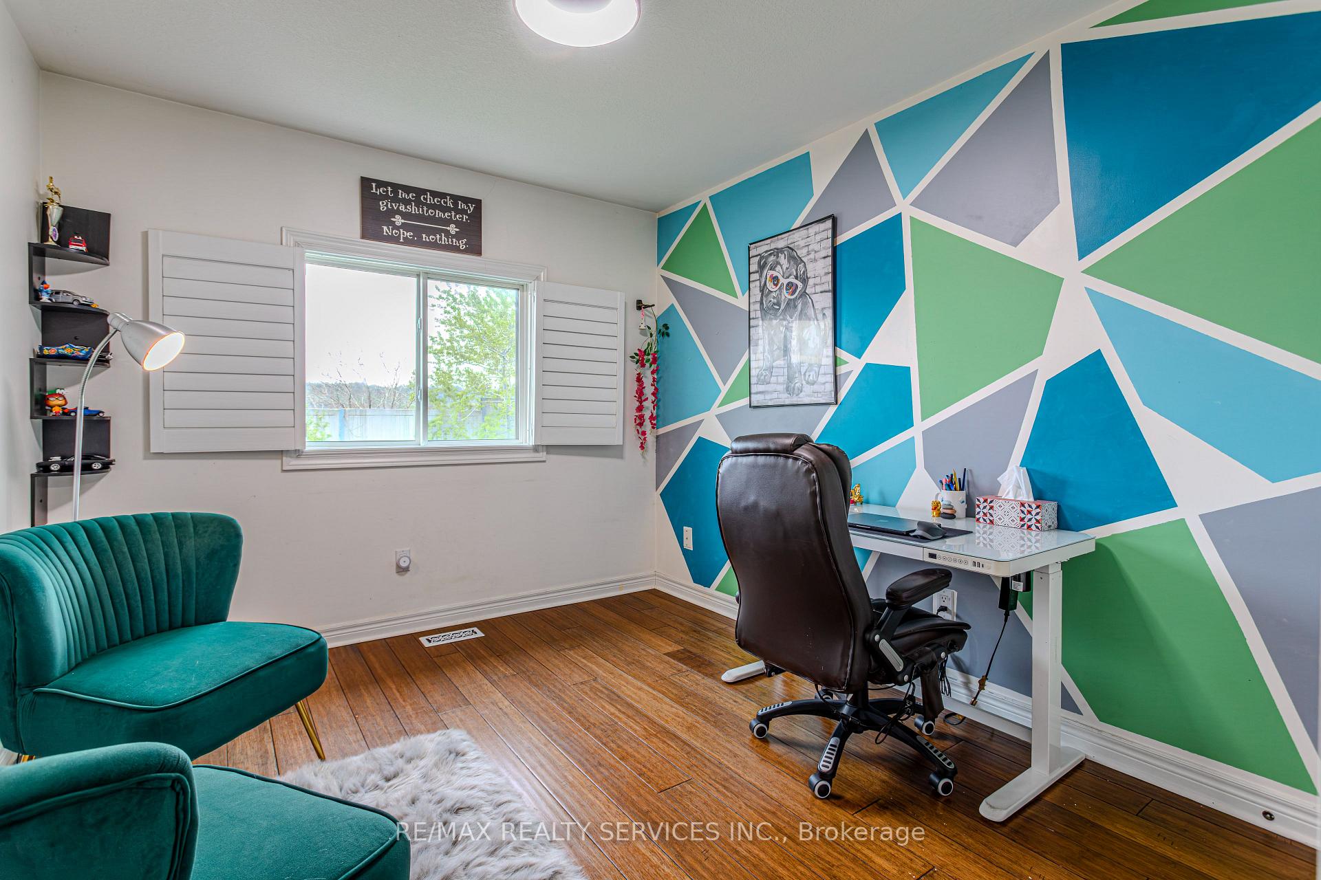 Photo 24 of 49 Marina Point Crescent N, Hamilton, Stoney Creek — HOMEH