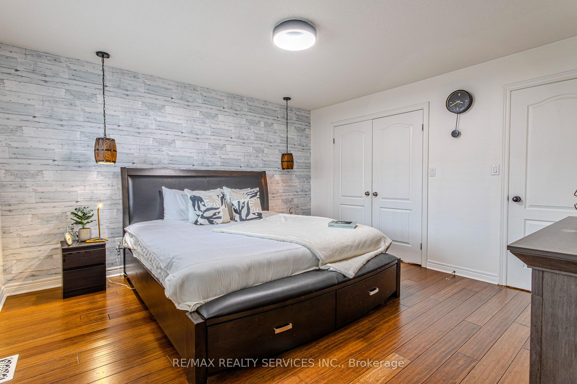 Photo 28 of 49 Marina Point Crescent N, Hamilton, Stoney Creek — HOMEH