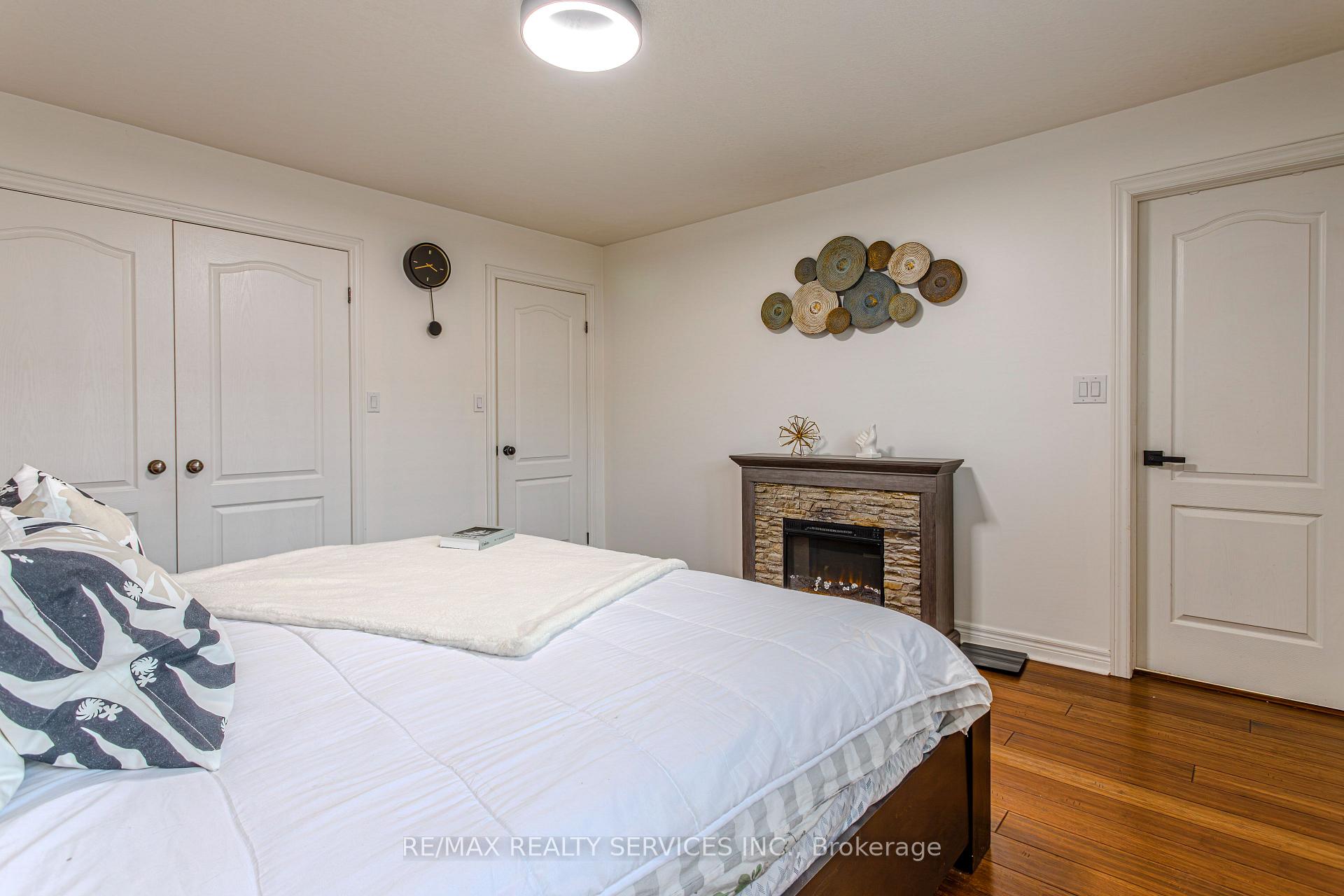 Photo 29 of 49 Marina Point Crescent N, Hamilton, Stoney Creek — HOMEH