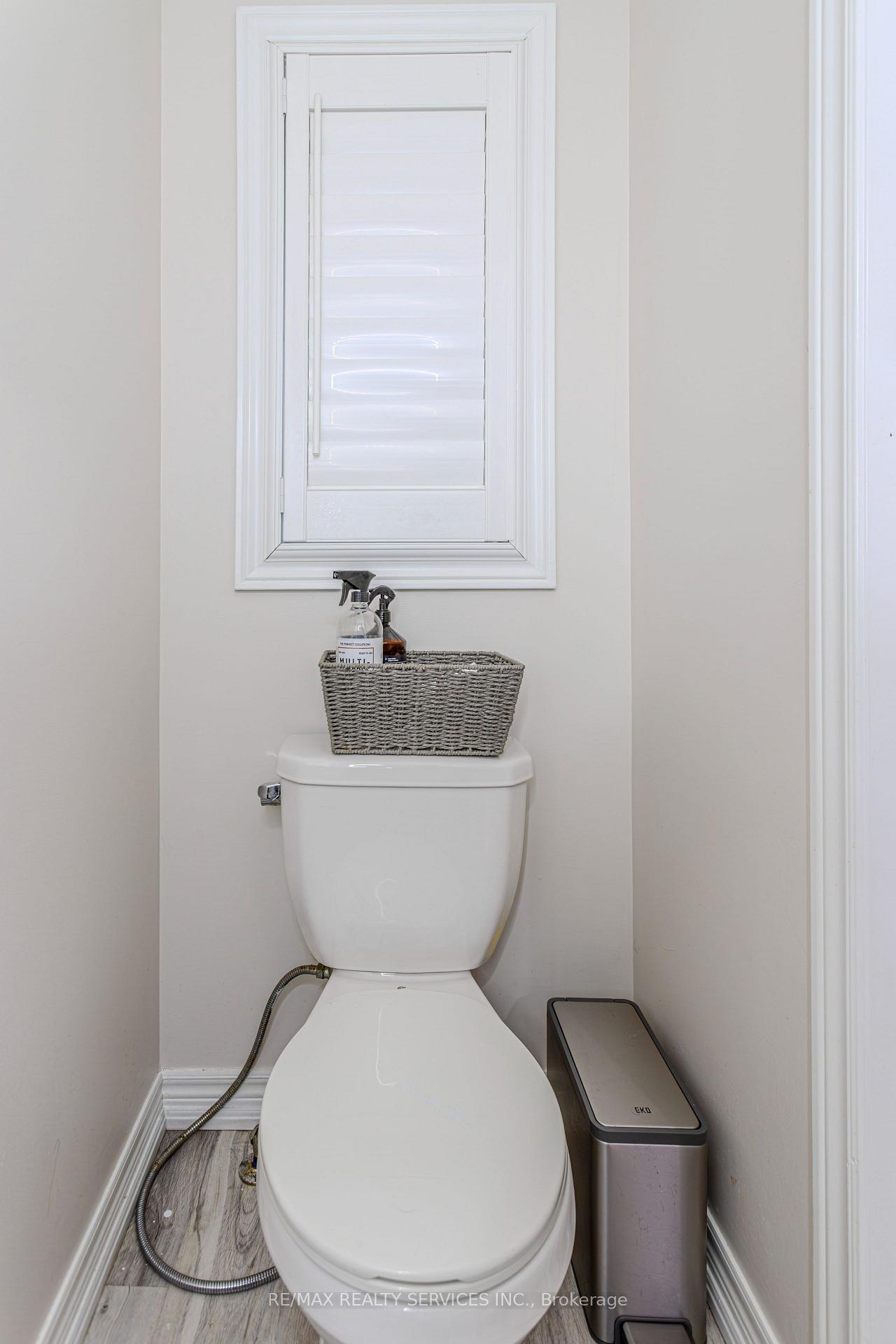 Photo 36 of 49 Marina Point Crescent N, Hamilton, Stoney Creek — HOMEH