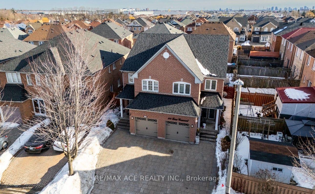 Photo 2 of Unit Bsmt, 106 Tara Crescent, Markham, Cedarwood — HOMEH