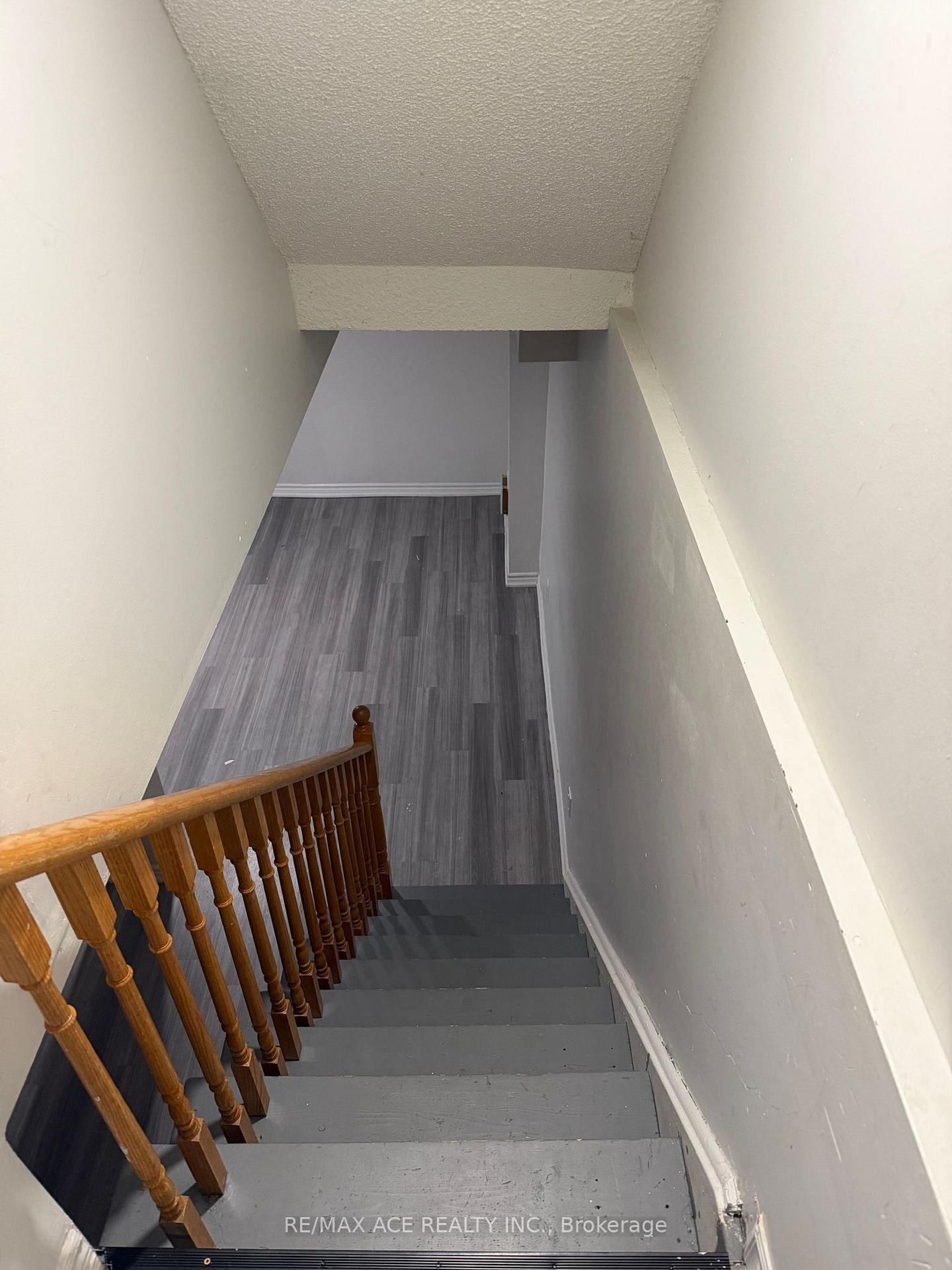 Photo 3 of Unit Bsmt, 106 Tara Crescent, Markham, Cedarwood — HOMEH