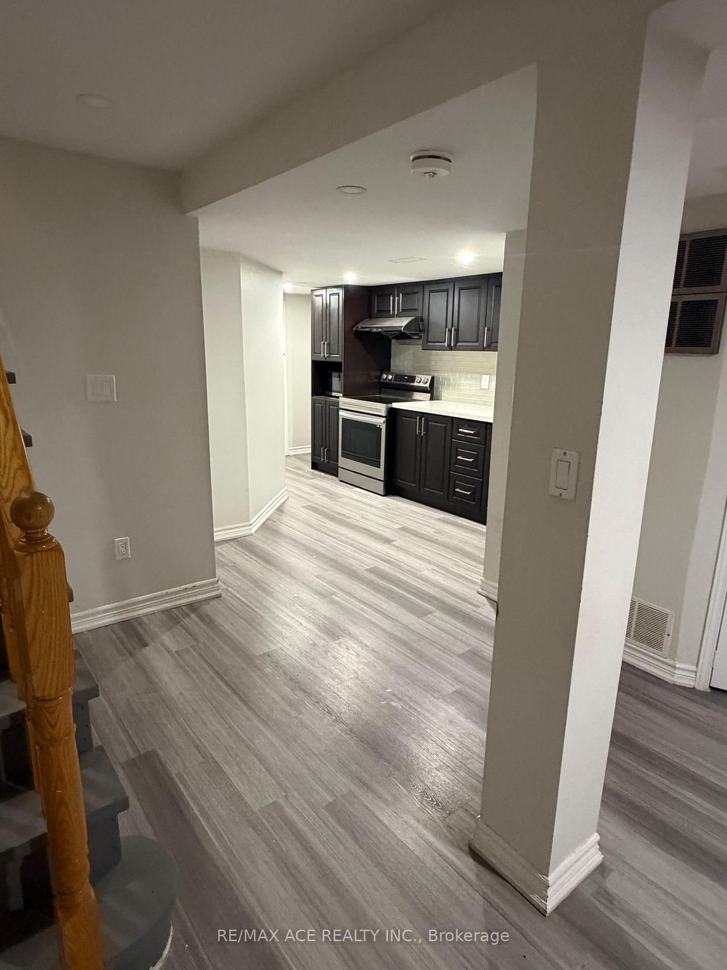 Photo 5 of Unit Bsmt, 106 Tara Crescent, Markham, Cedarwood — HOMEH