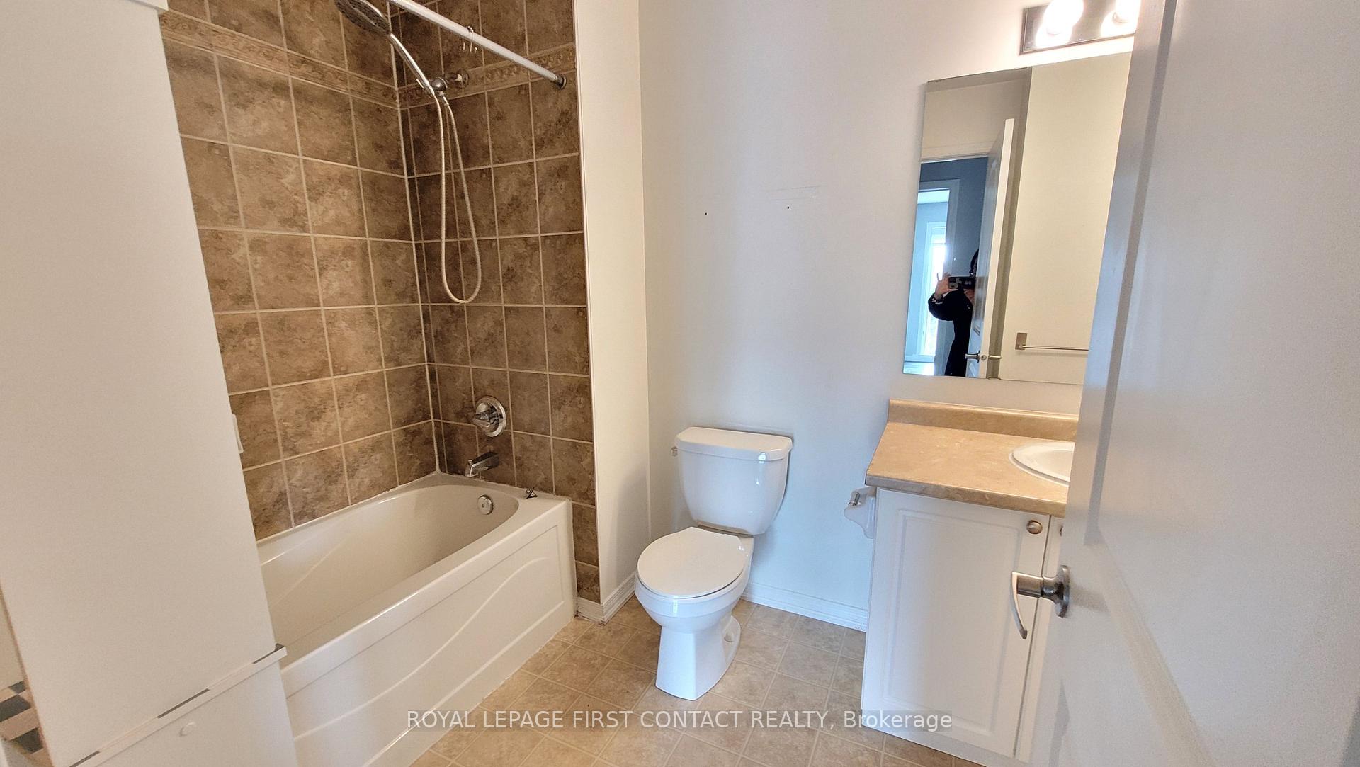 Photo 11 of Unit 6, 17 Cheltenham Road, Barrie, Georgian Drive — HOMEH