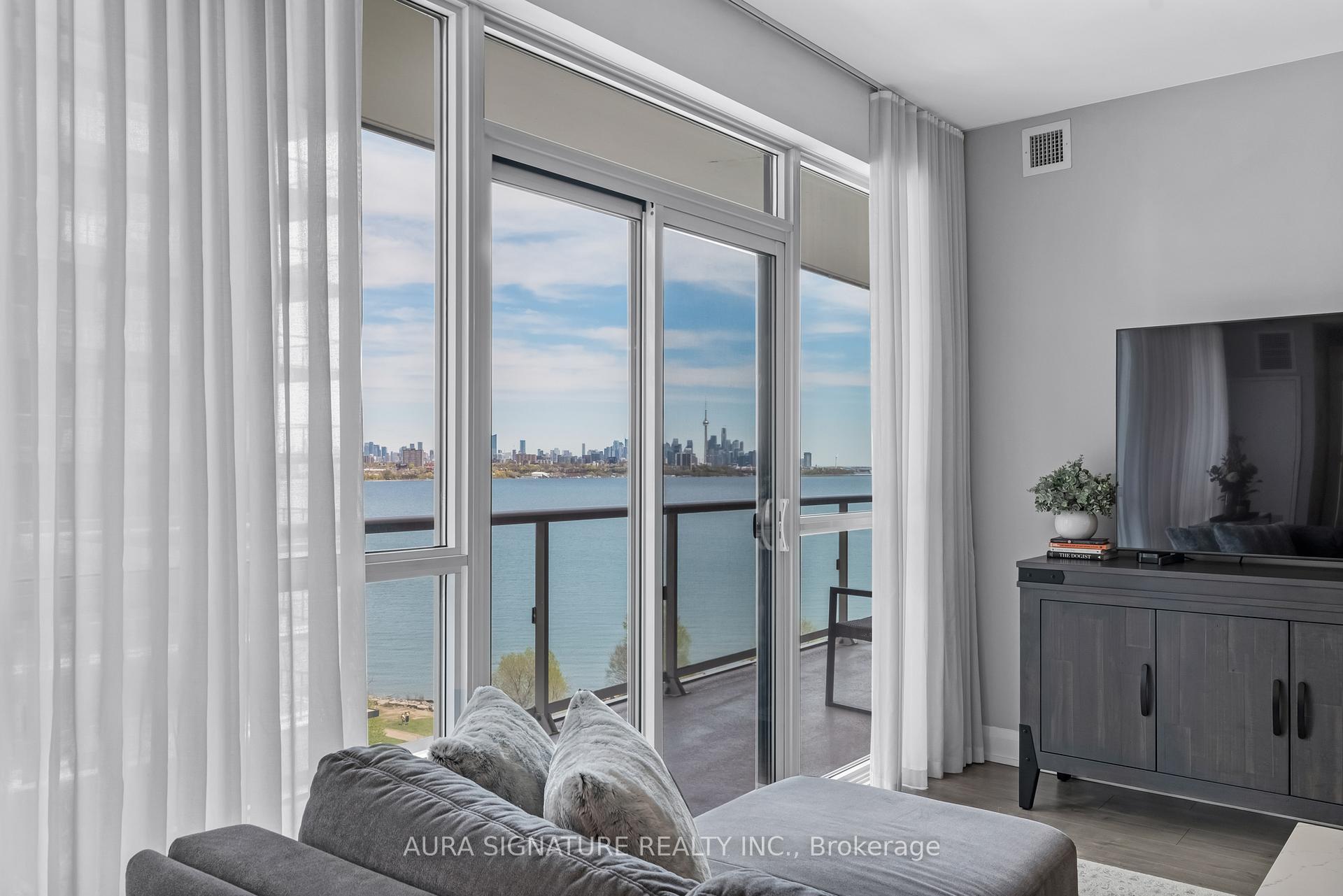Photo of Unit 901, 110 Marine Parade Drive