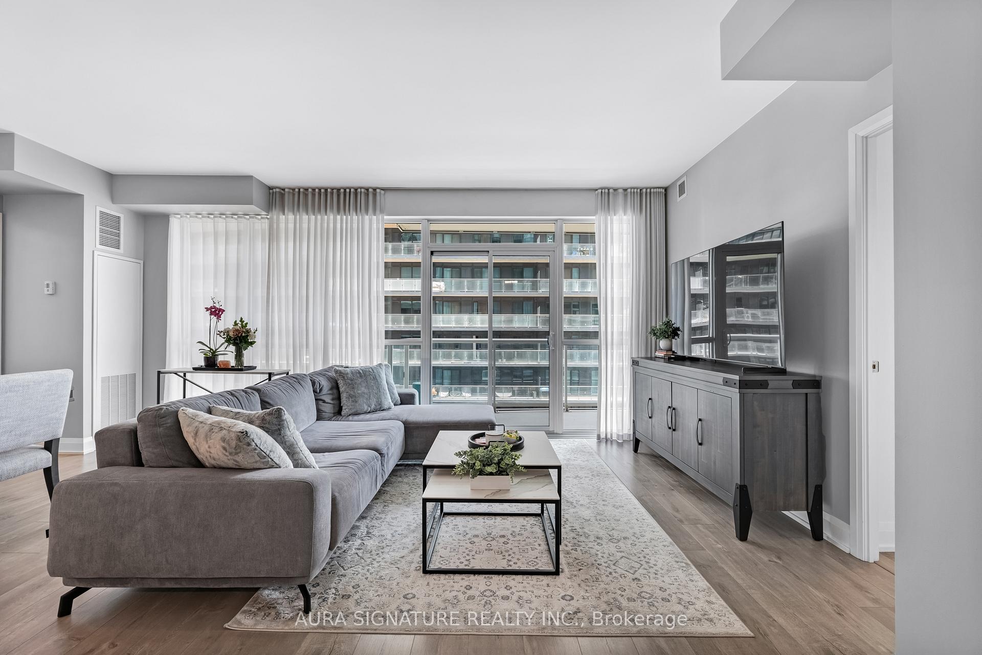 Photo 5 of Unit 901, 110 Marine Parade Drive, Etobicoke, Mimico — HOMEH