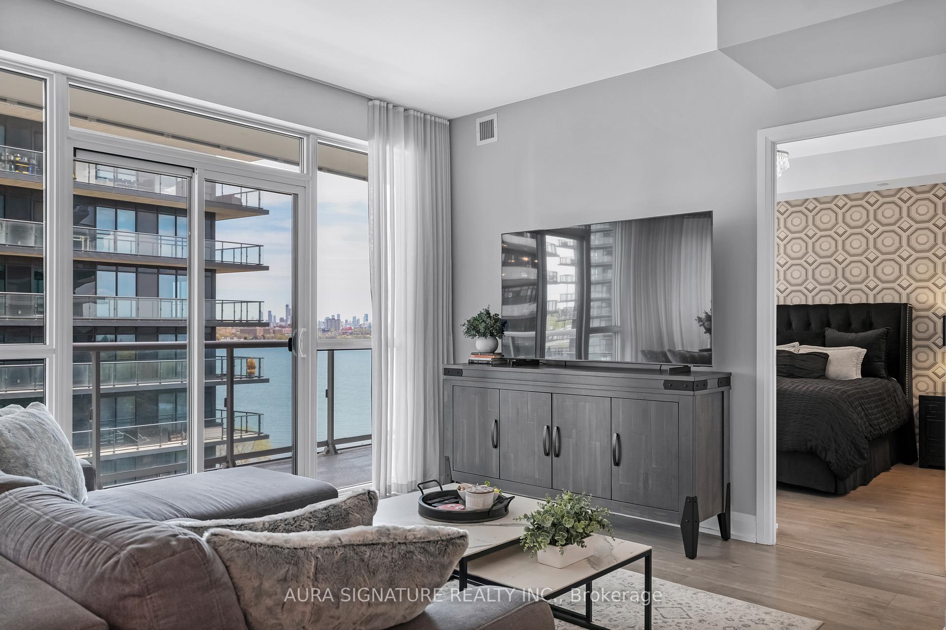 Photo 7 of Unit 901, 110 Marine Parade Drive, Etobicoke, Mimico — HOMEH