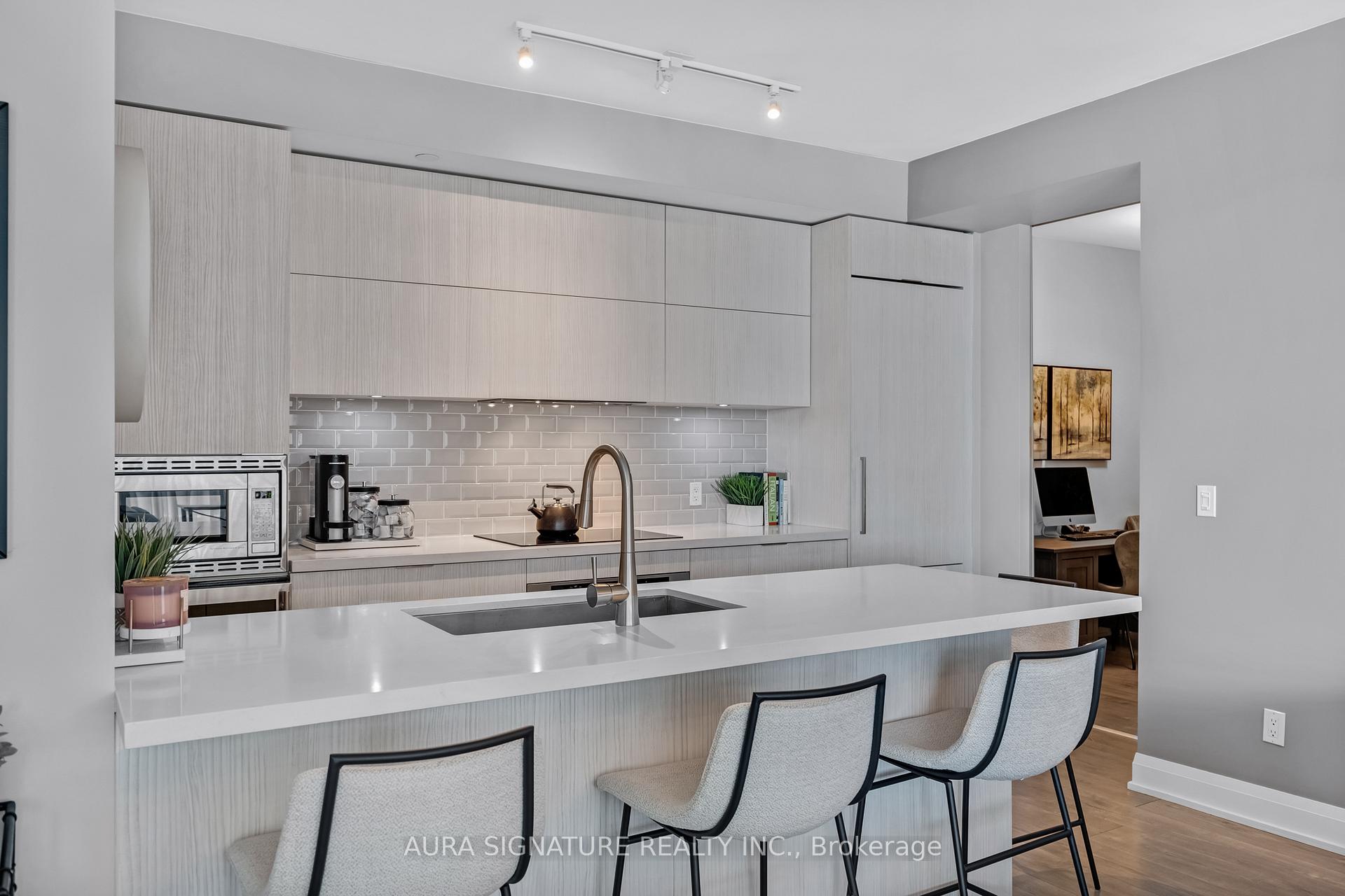 Photo 16 of Unit 901, 110 Marine Parade Drive, Etobicoke, Mimico — HOMEH
