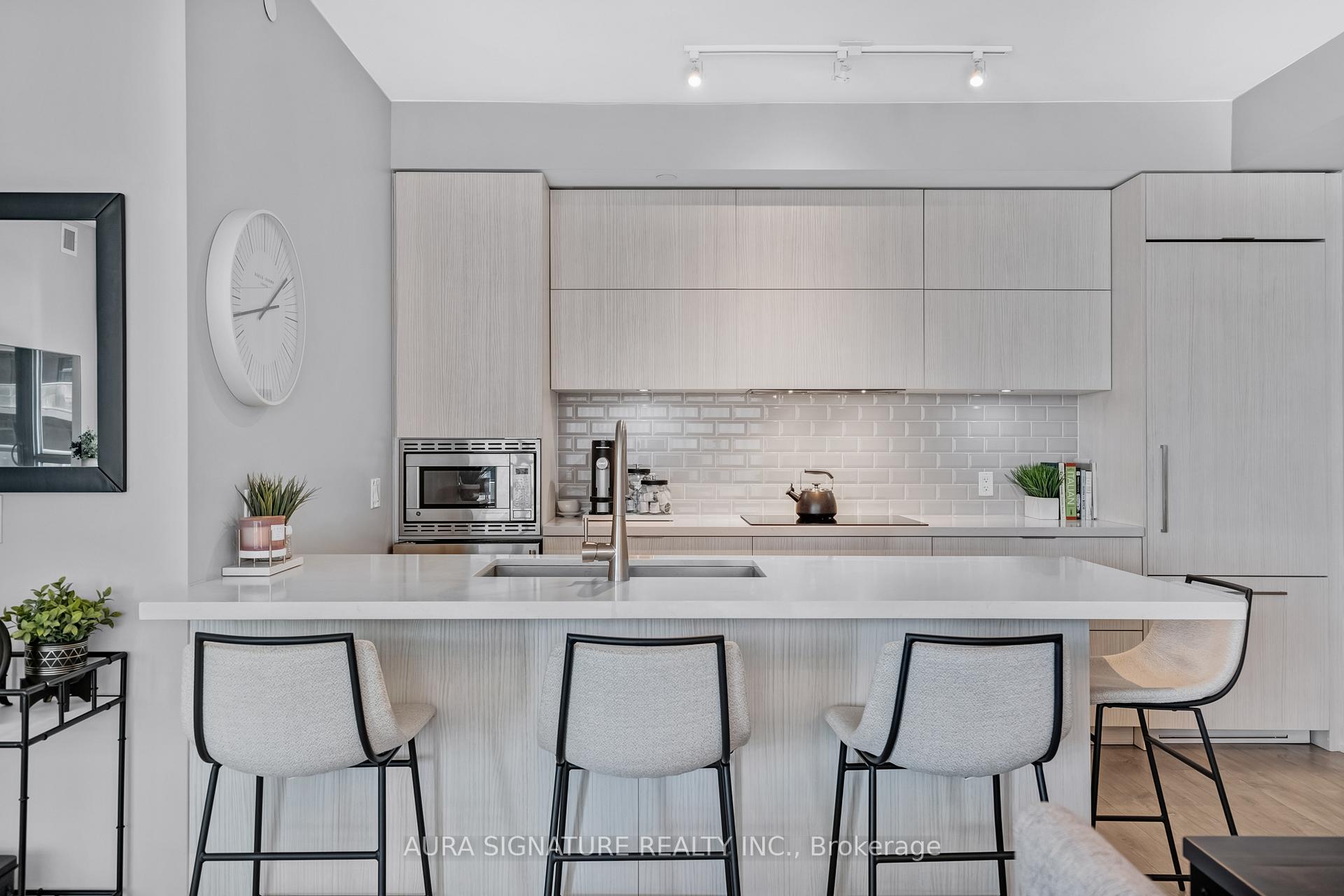 Photo 18 of Unit 901, 110 Marine Parade Drive, Etobicoke, Mimico — HOMEH