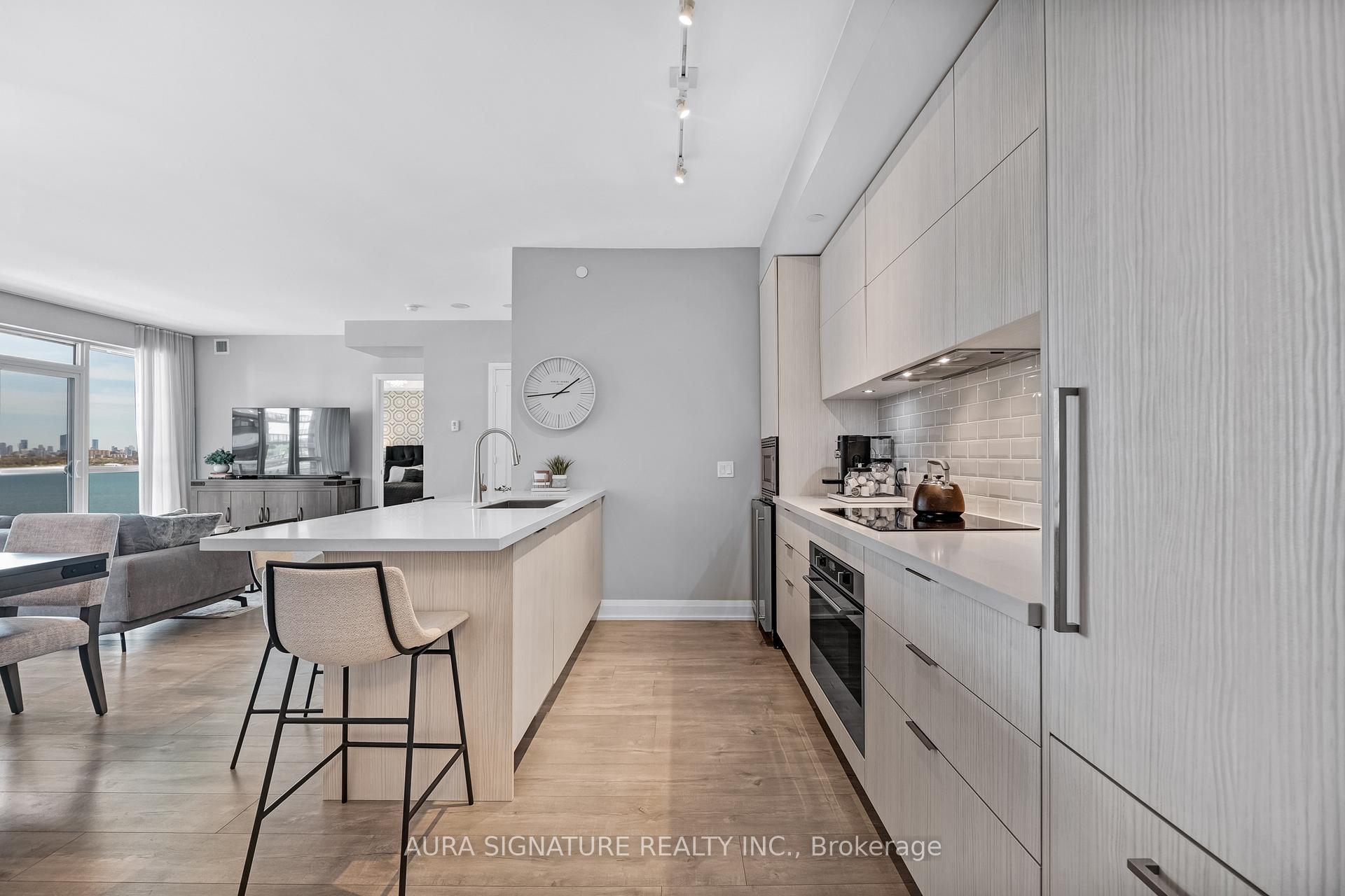 Photo 19 of Unit 901, 110 Marine Parade Drive, Etobicoke, Mimico — HOMEH