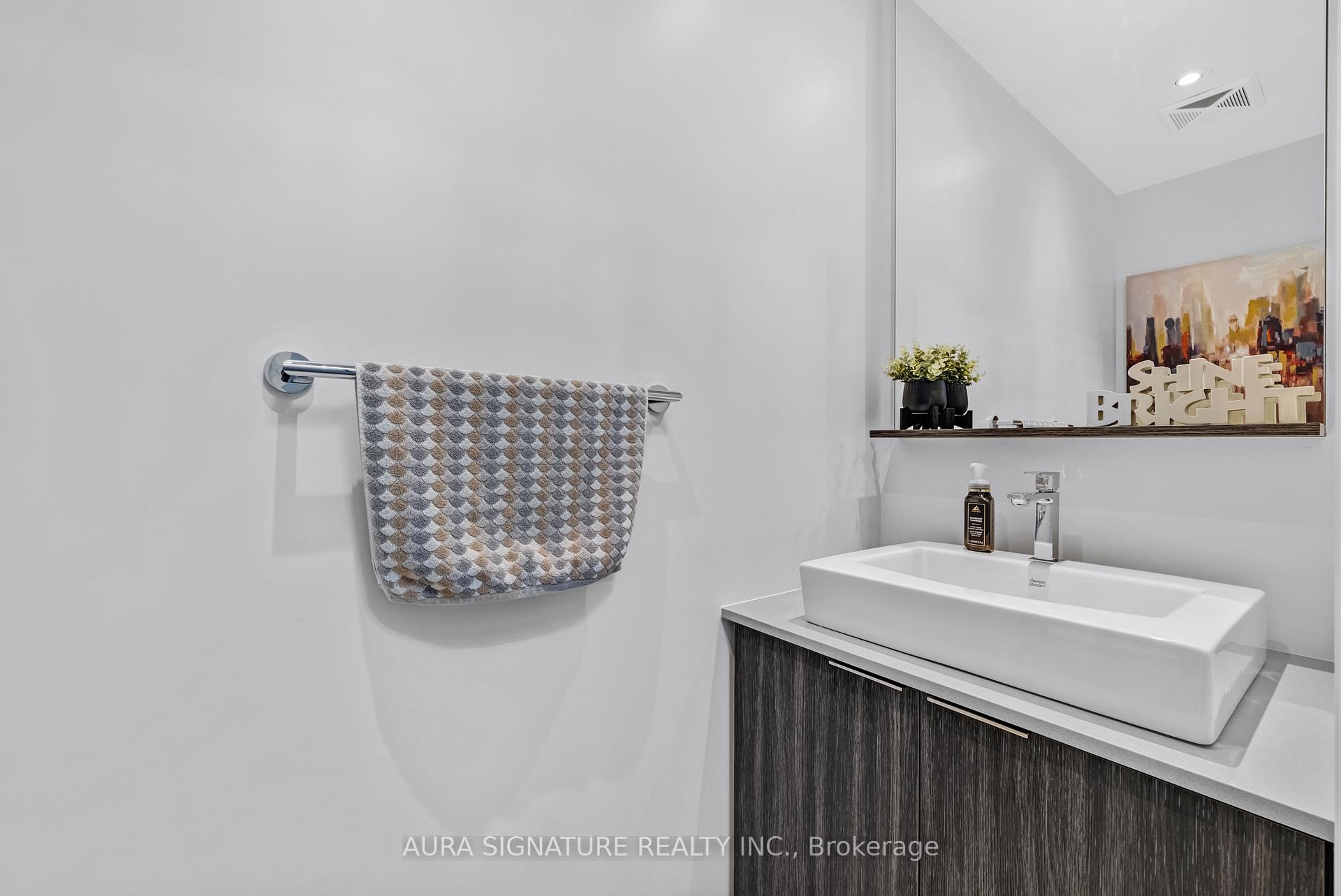 Photo 35 of Unit 901, 110 Marine Parade Drive, Etobicoke, Mimico — HOMEH