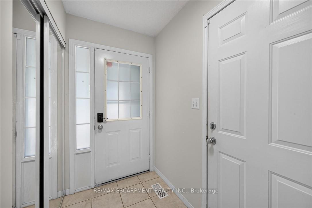 Photo 4 of Unit 30, 485 Green Road, Hamilton, Stoney Creek — HOMEH
