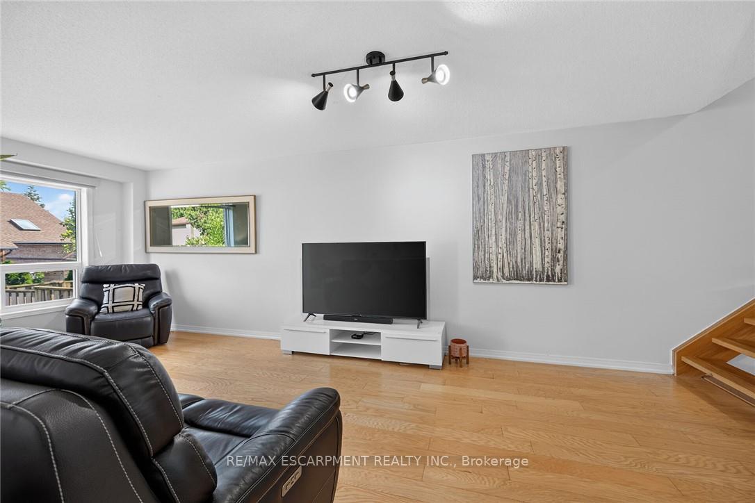 Photo 6 of Unit 30, 485 Green Road, Hamilton, Stoney Creek — HOMEH