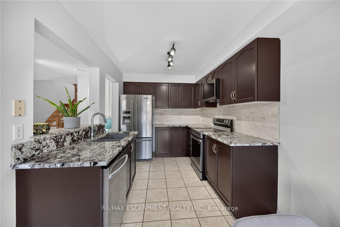 Photo 12 of Unit 30, 485 Green Road, Hamilton, Stoney Creek — HOMEH