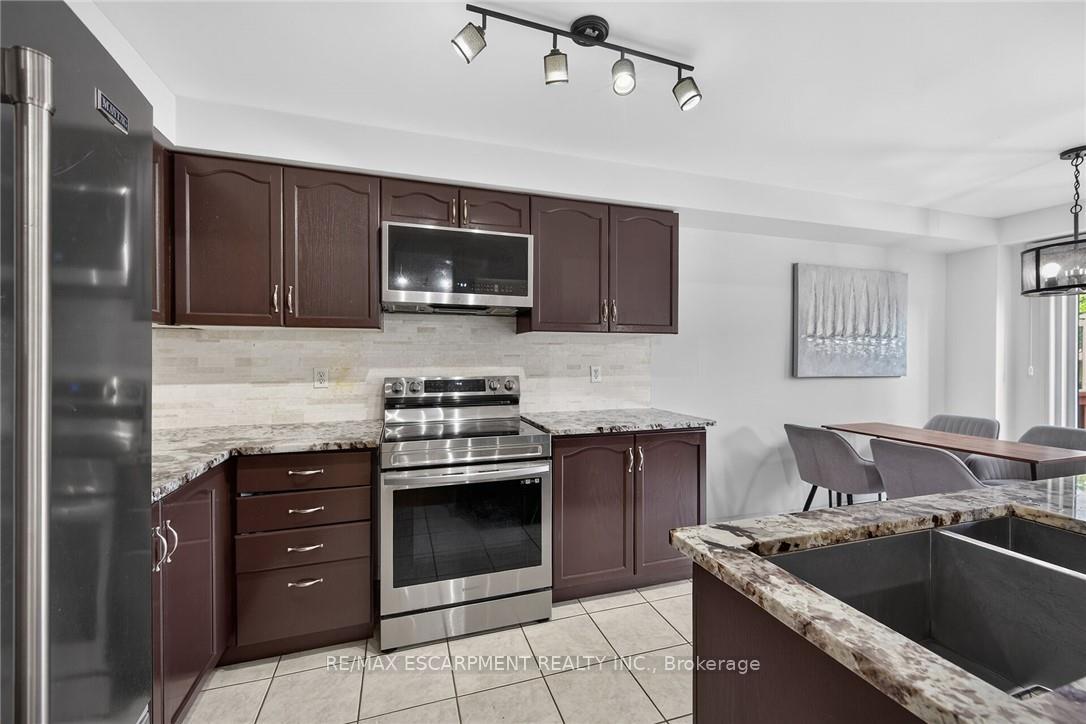 Photo 13 of Unit 30, 485 Green Road, Hamilton, Stoney Creek — HOMEH