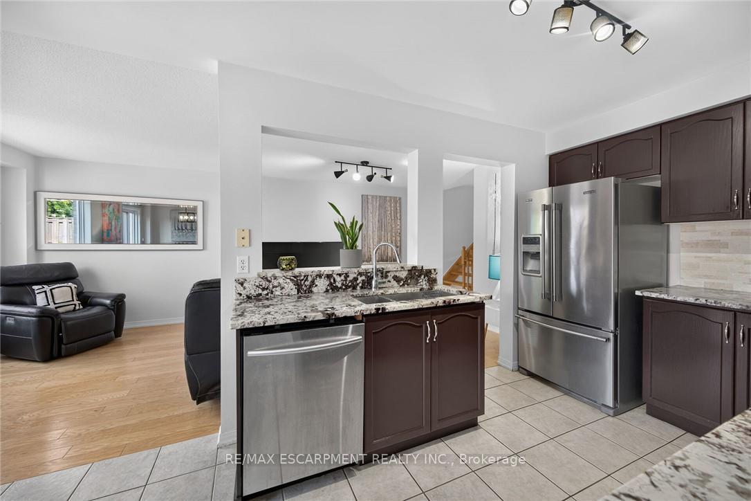 Photo 16 of Unit 30, 485 Green Road, Hamilton, Stoney Creek — HOMEH
