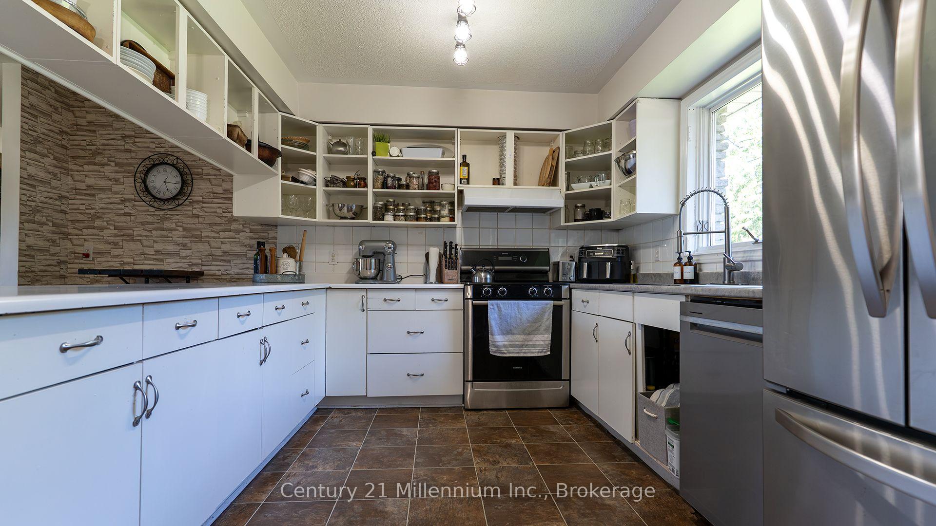 Photo 7 of 5 Mckean Boulevard, Clearview, Nottawa — HOMEH