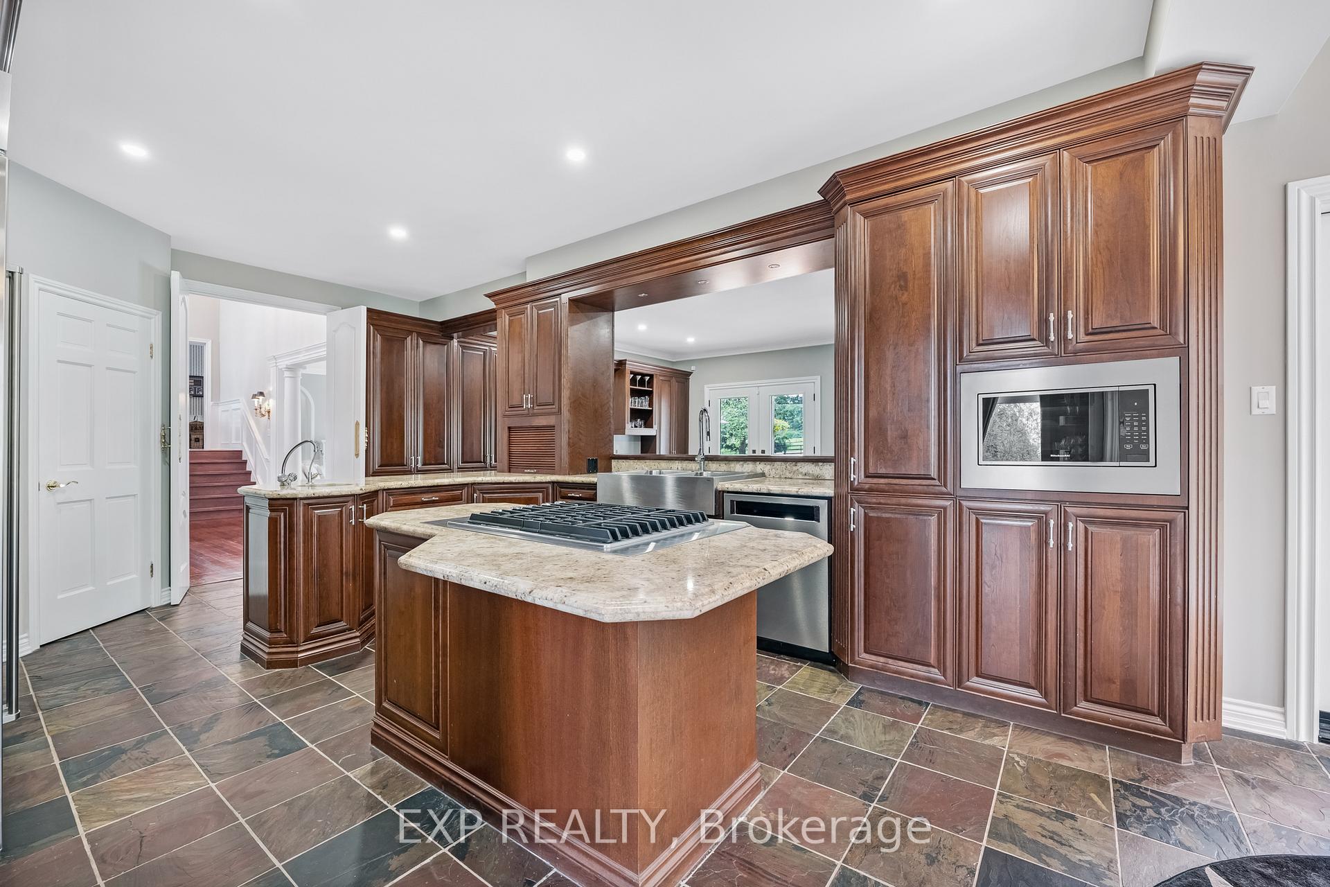 Photo 8 of 15 Jarvis Avenue, Aurora, Aurora Estates — HOMEH