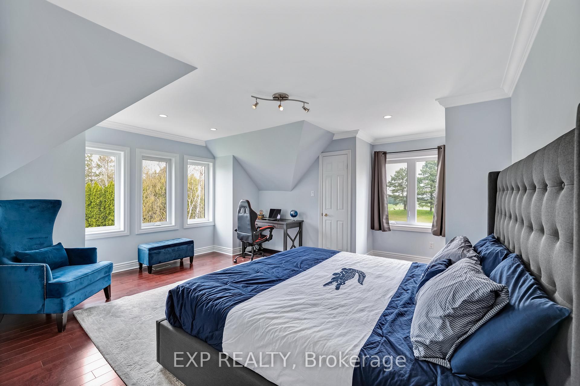 Photo 16 of 15 Jarvis Avenue, Aurora, Aurora Estates — HOMEH