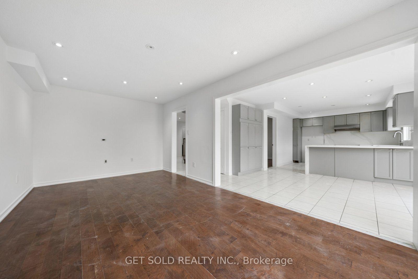 Photo 11 of 57 Oaklea Boulevard, Brampton, Fletcher's Creek South — HOMEH
