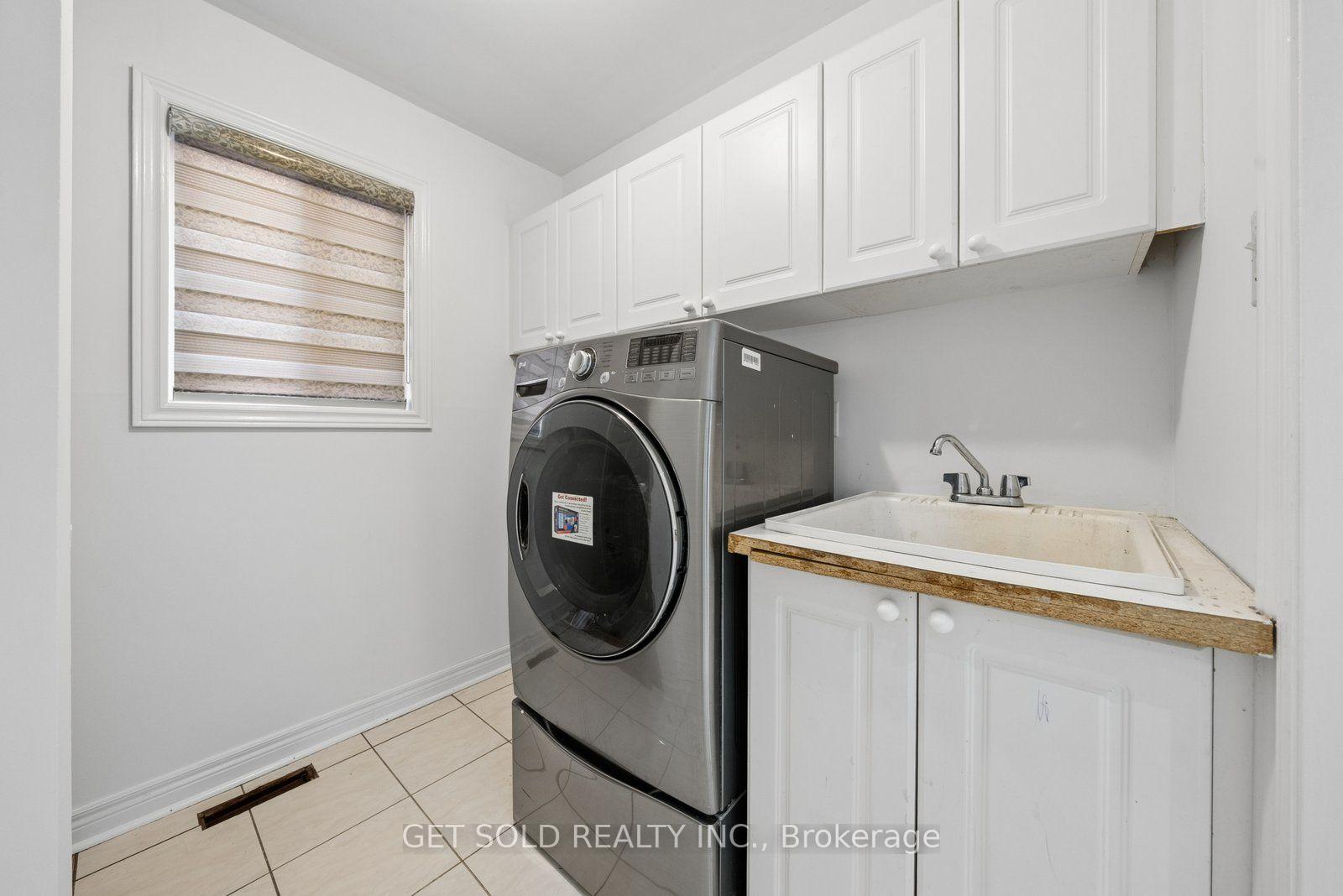 Photo 13 of 57 Oaklea Boulevard, Brampton, Fletcher's Creek South — HOMEH