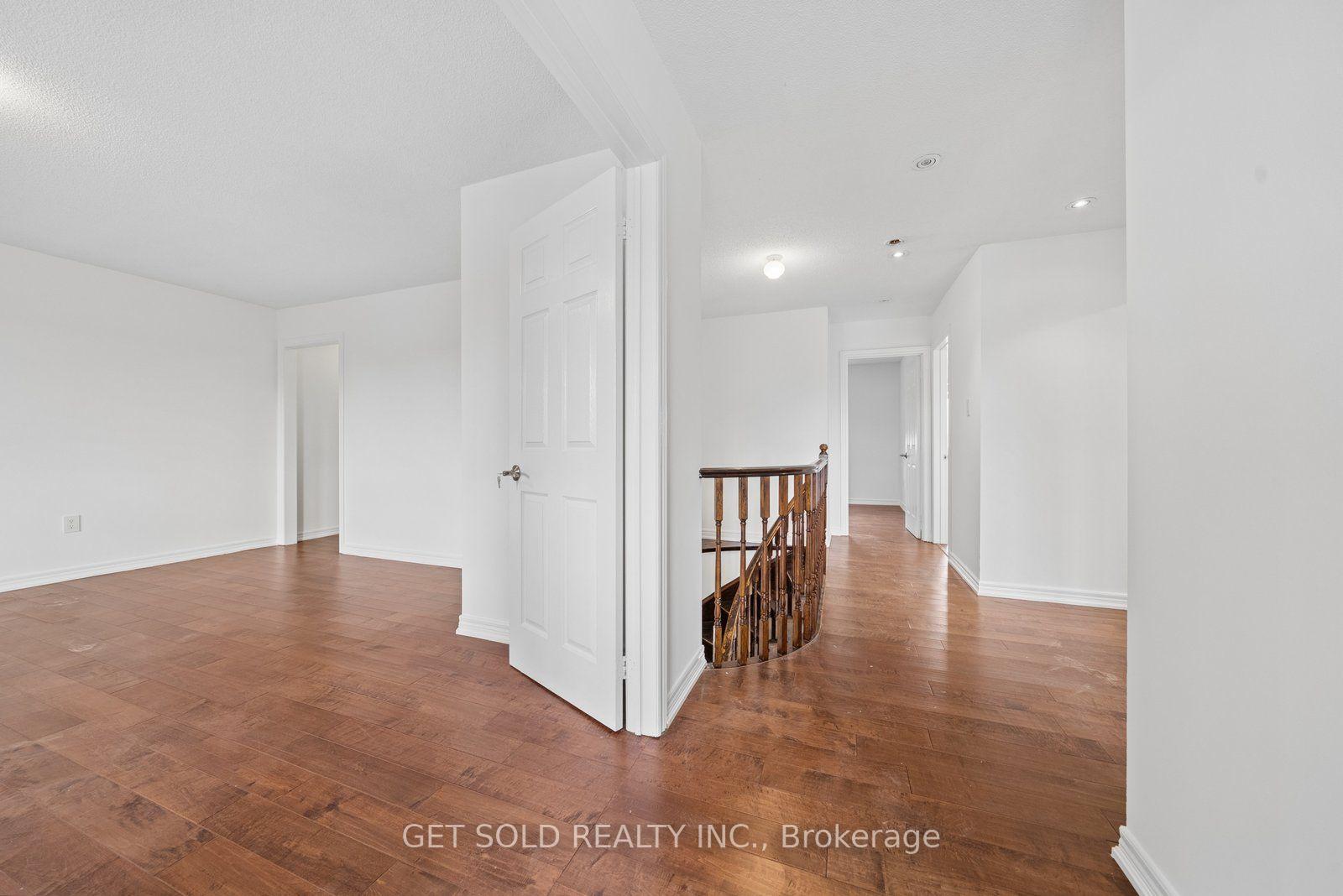 Photo 15 of 57 Oaklea Boulevard, Brampton, Fletcher's Creek South — HOMEH