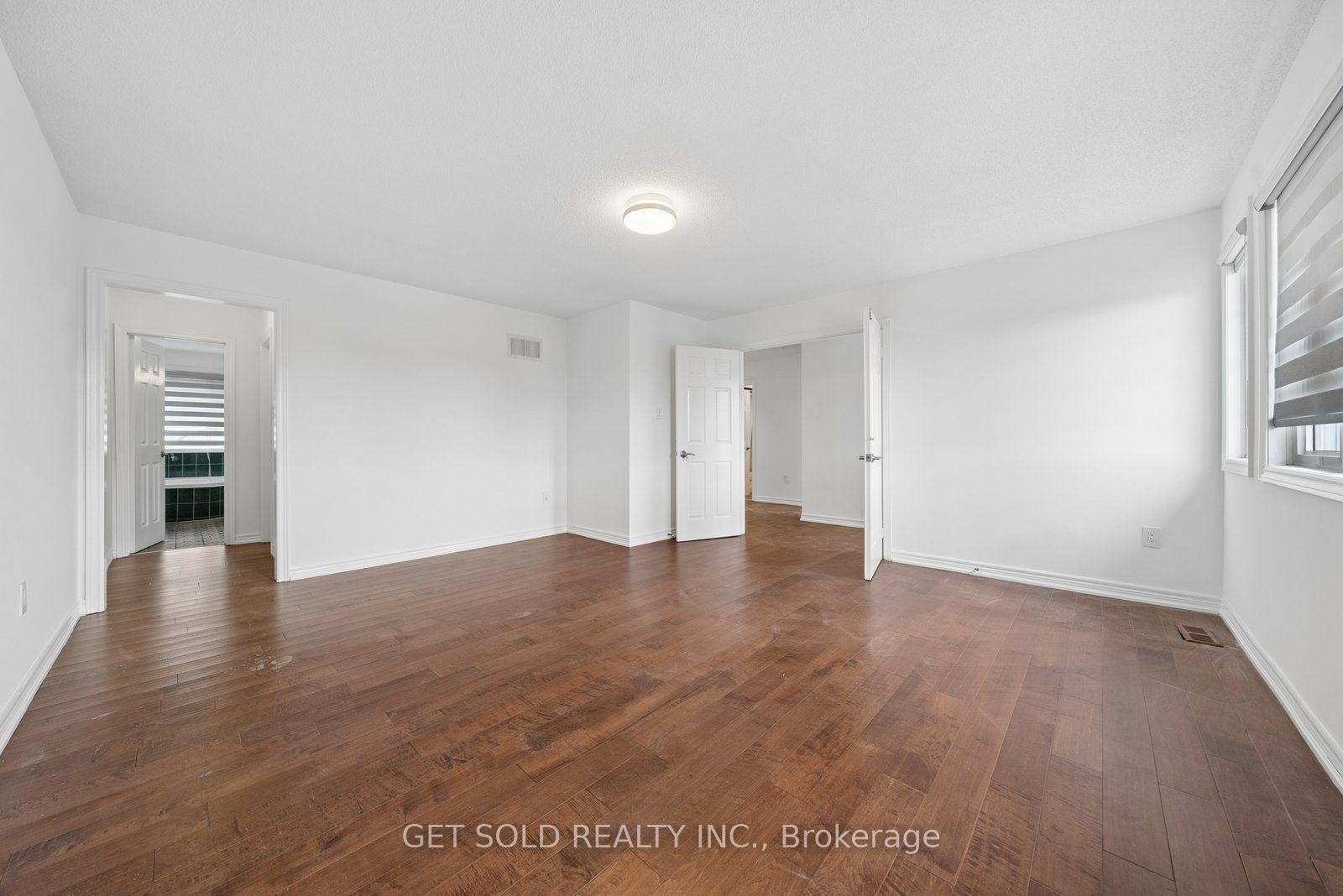 Photo 16 of 57 Oaklea Boulevard, Brampton, Fletcher's Creek South — HOMEH