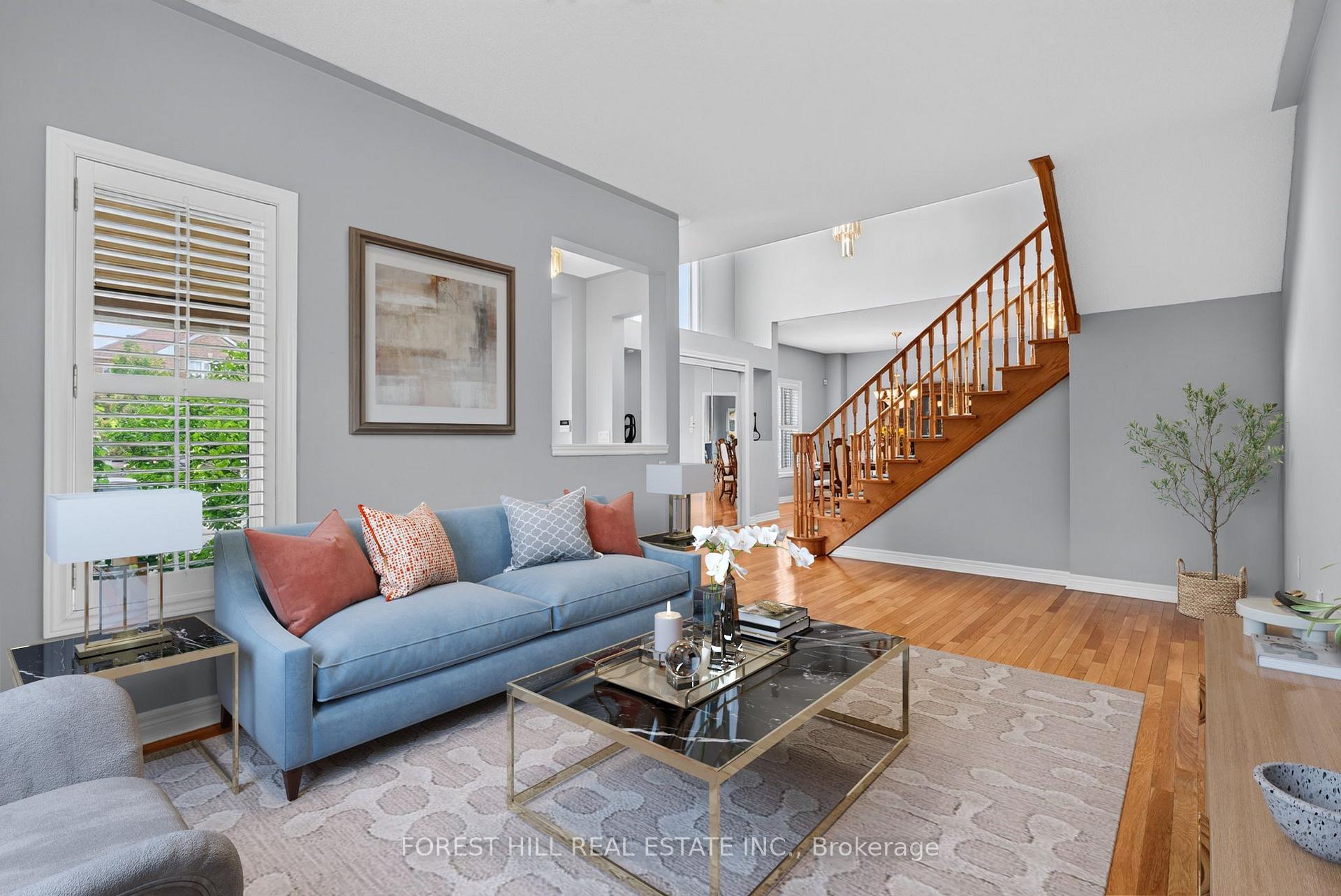 Photo 4 of 2 Foxfield Crescent, Vaughan, Patterson — HOMEH