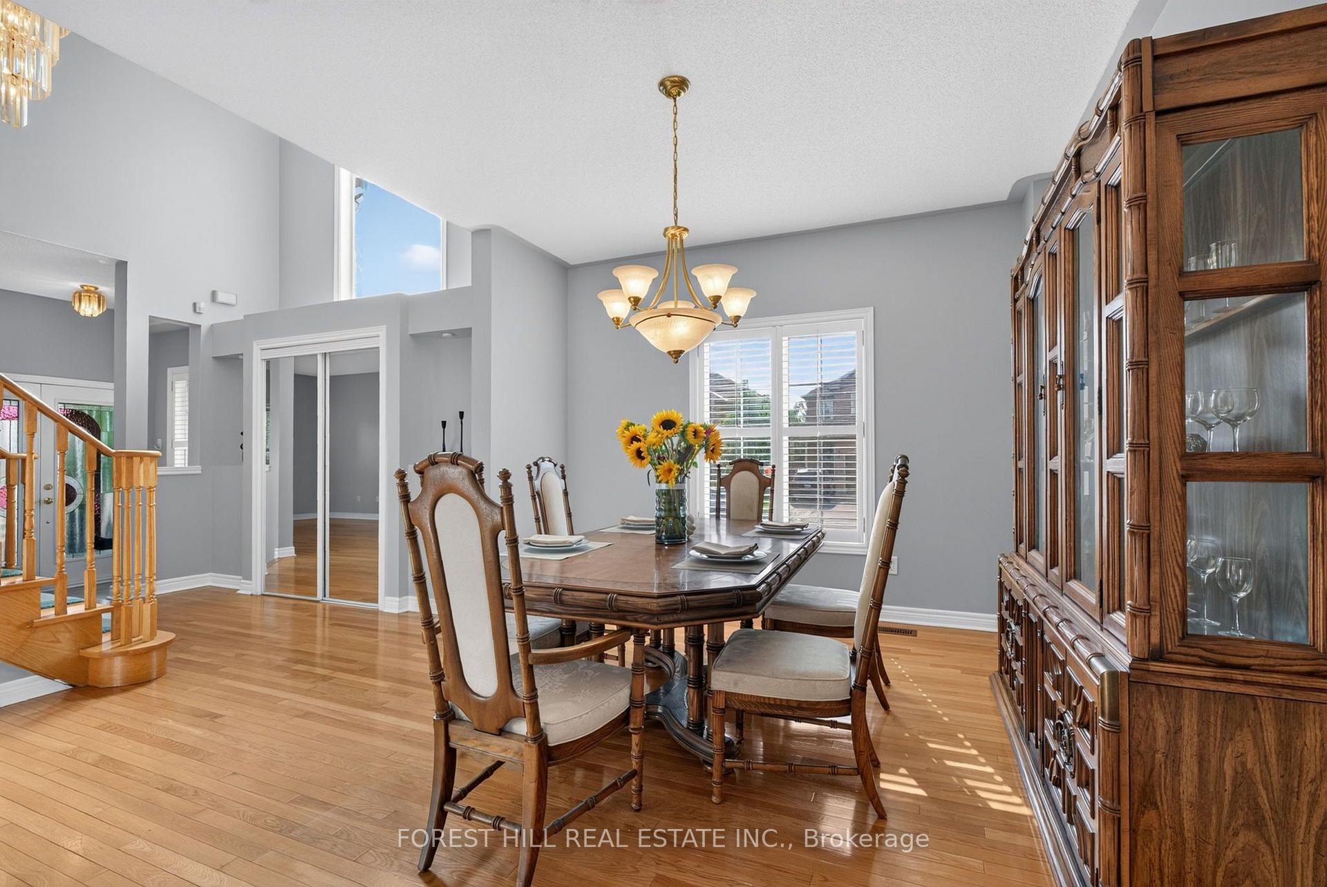 Photo 6 of 2 Foxfield Crescent, Vaughan, Patterson — HOMEH