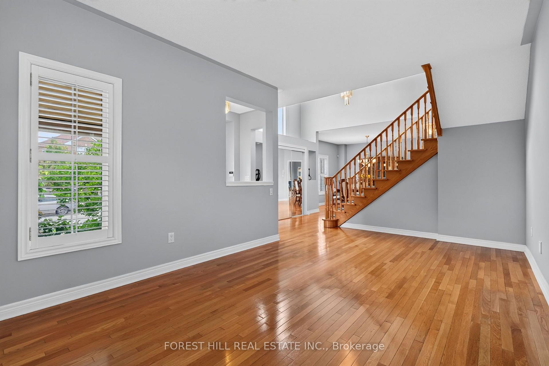 Photo 7 of 2 Foxfield Crescent, Vaughan, Patterson — HOMEH