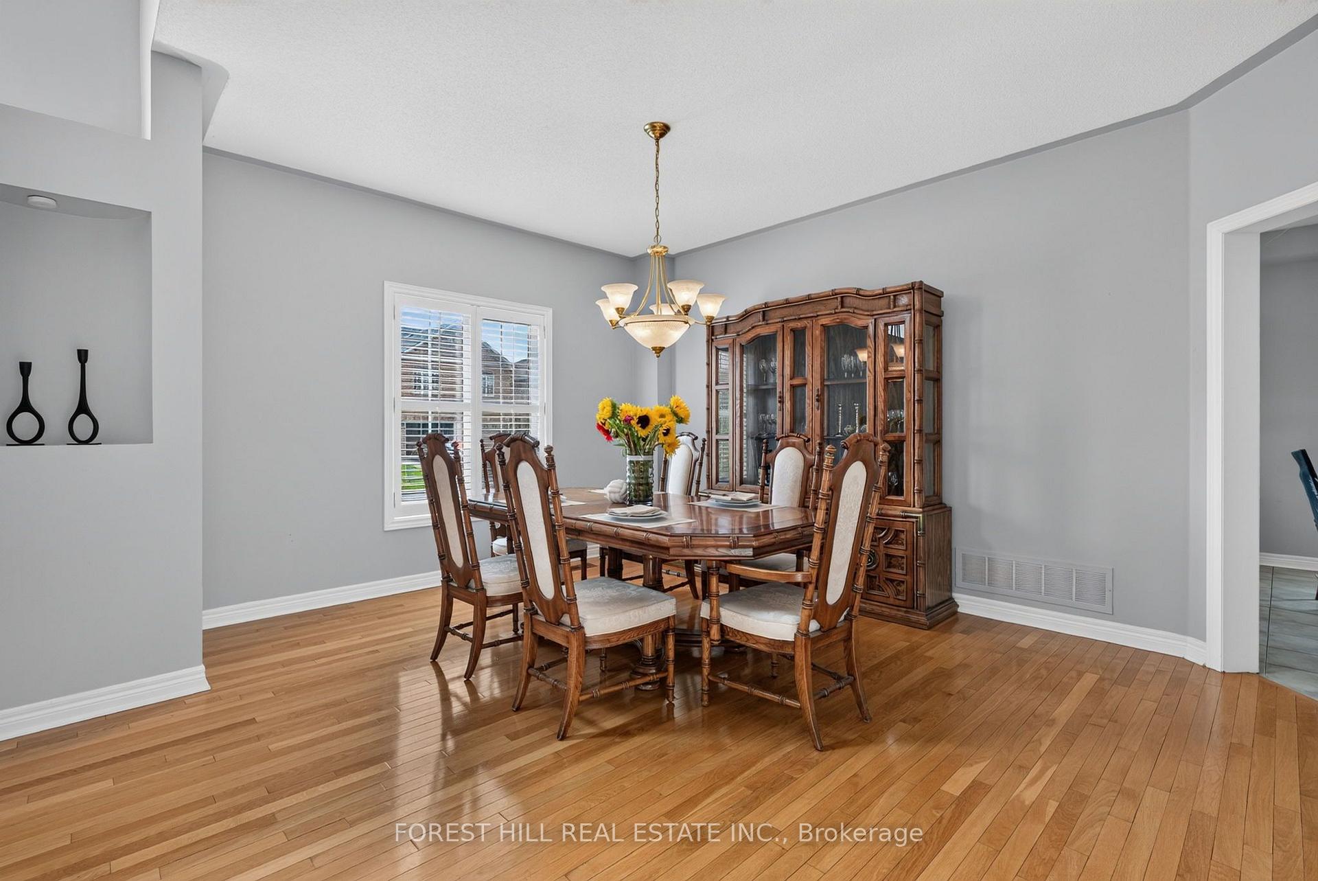 Photo 8 of 2 Foxfield Crescent, Vaughan, Patterson — HOMEH
