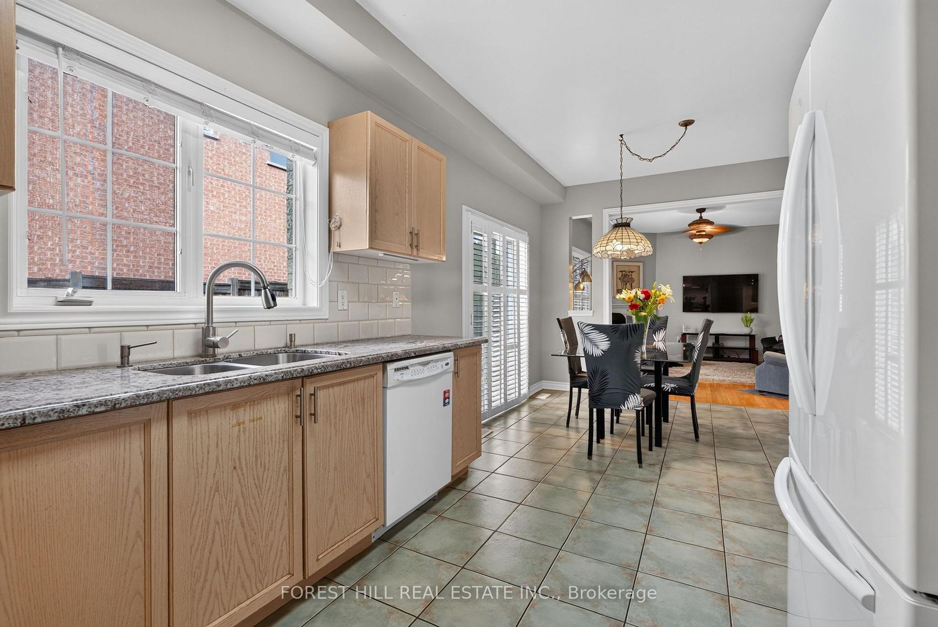 Photo 10 of 2 Foxfield Crescent, Vaughan, Patterson — HOMEH