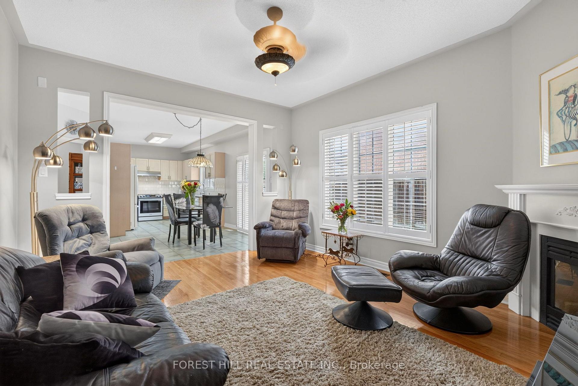 Photo 13 of 2 Foxfield Crescent, Vaughan, Patterson — HOMEH