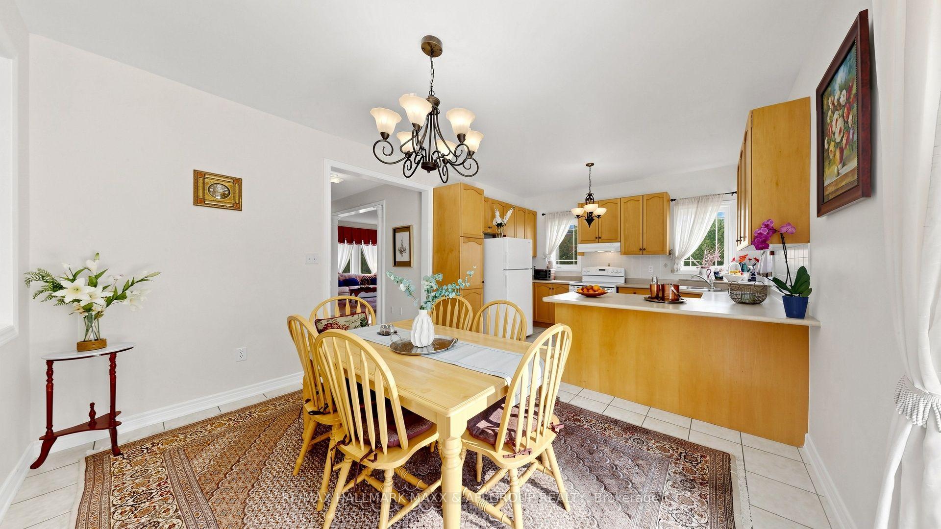 Photo 15 of 33 Amethyst Drive, Richmond Hill, Rouge Woods — HOMEH