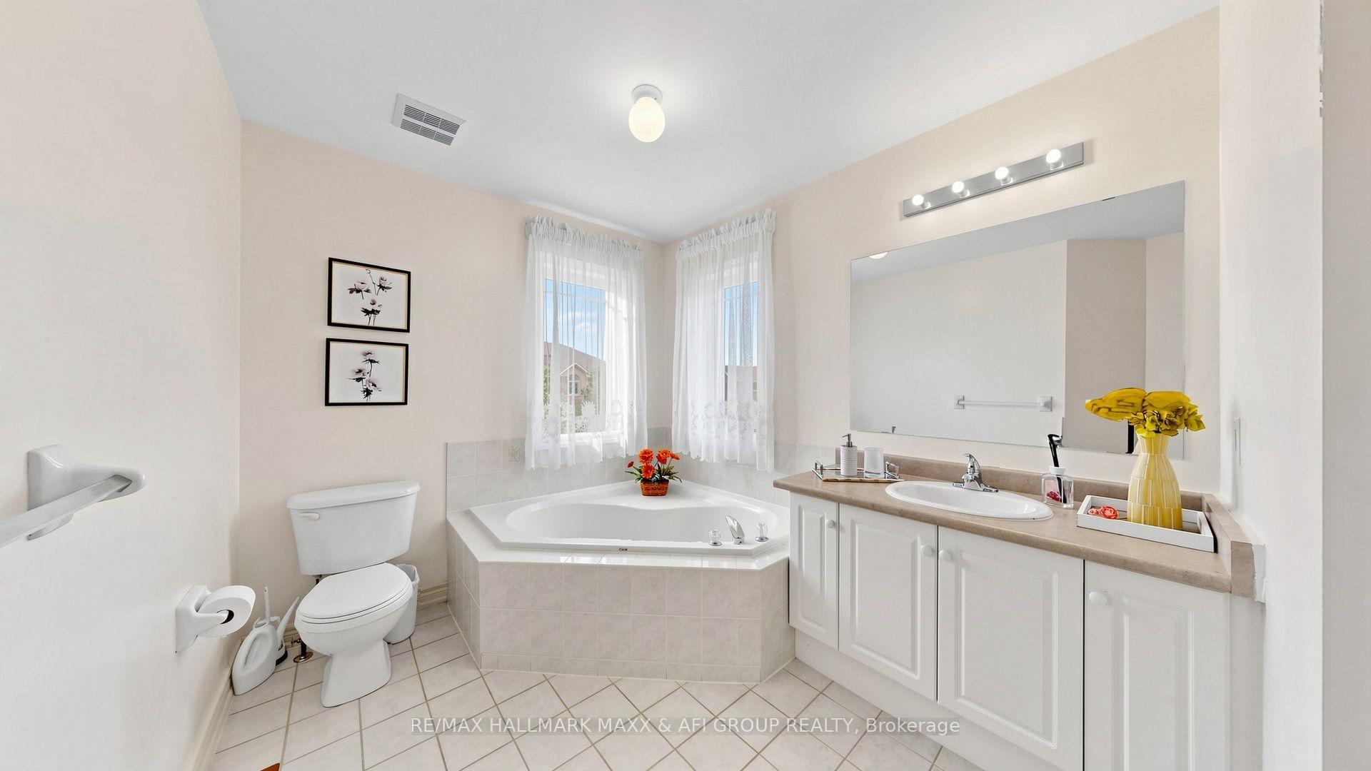 Photo 25 of 33 Amethyst Drive, Richmond Hill, Rouge Woods — HOMEH
