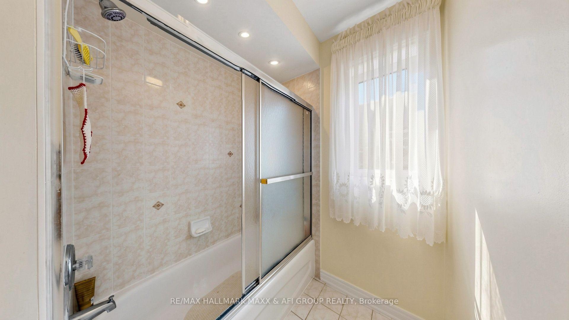 Photo 34 of 33 Amethyst Drive, Richmond Hill, Rouge Woods — HOMEH