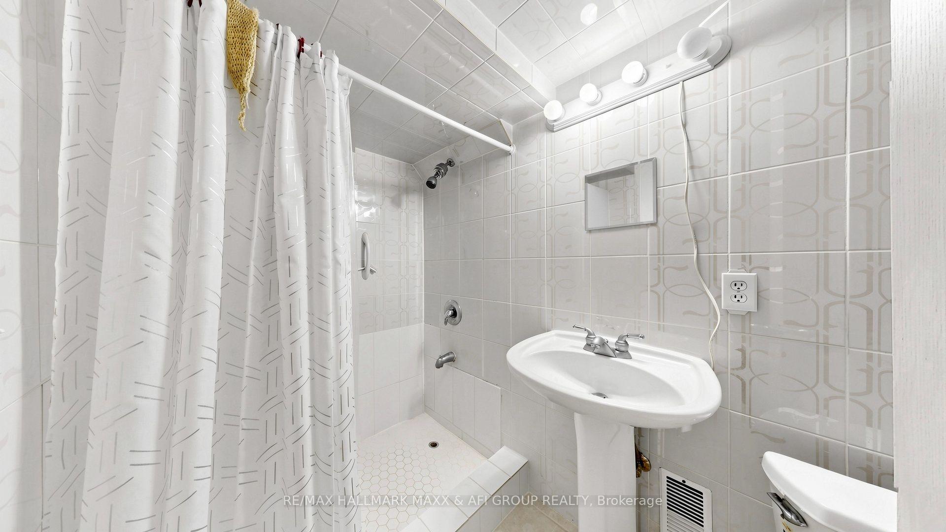 Photo 45 of 33 Amethyst Drive, Richmond Hill, Rouge Woods — HOMEH