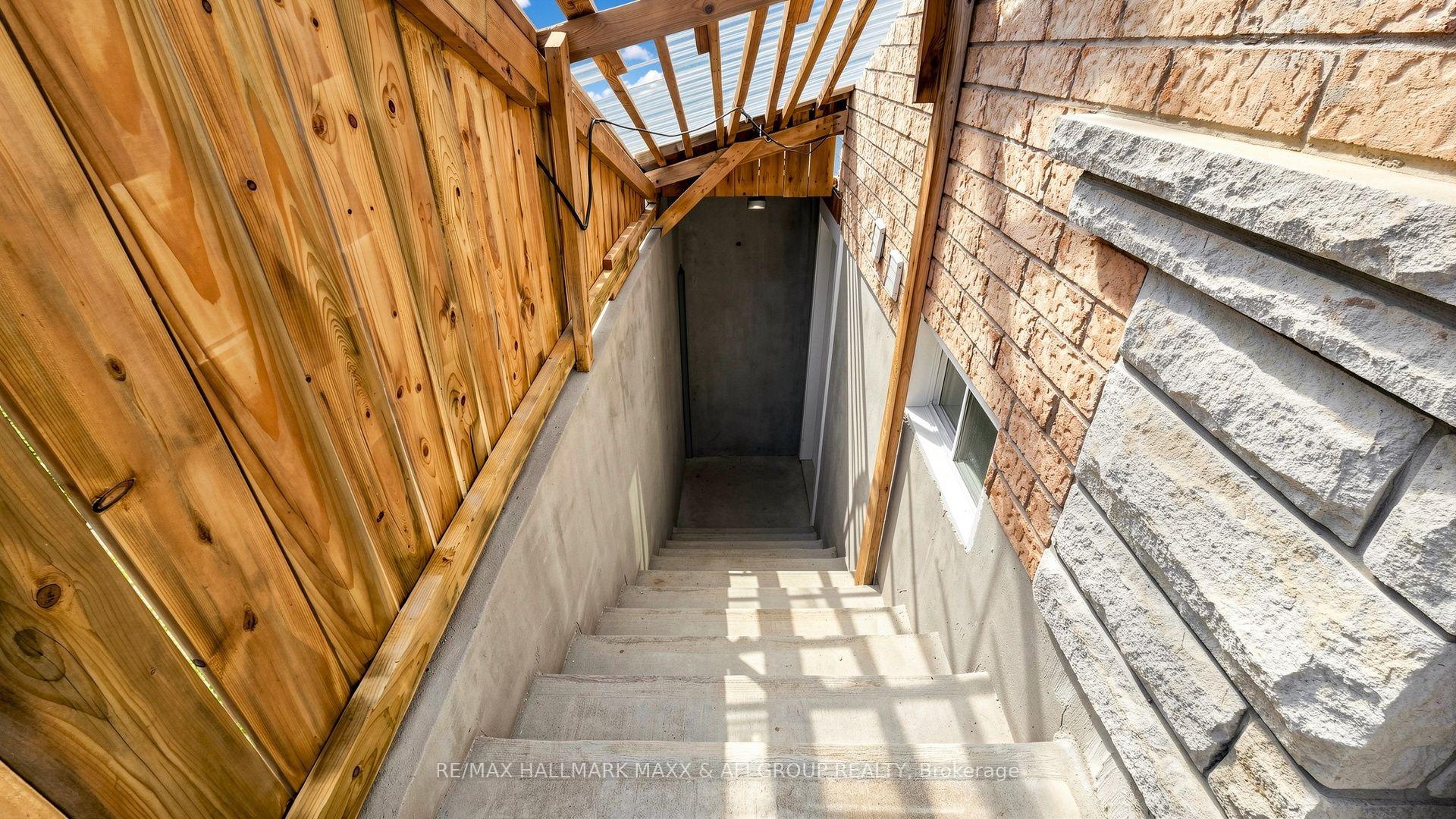 Photo 49 of 33 Amethyst Drive, Richmond Hill, Rouge Woods — HOMEH