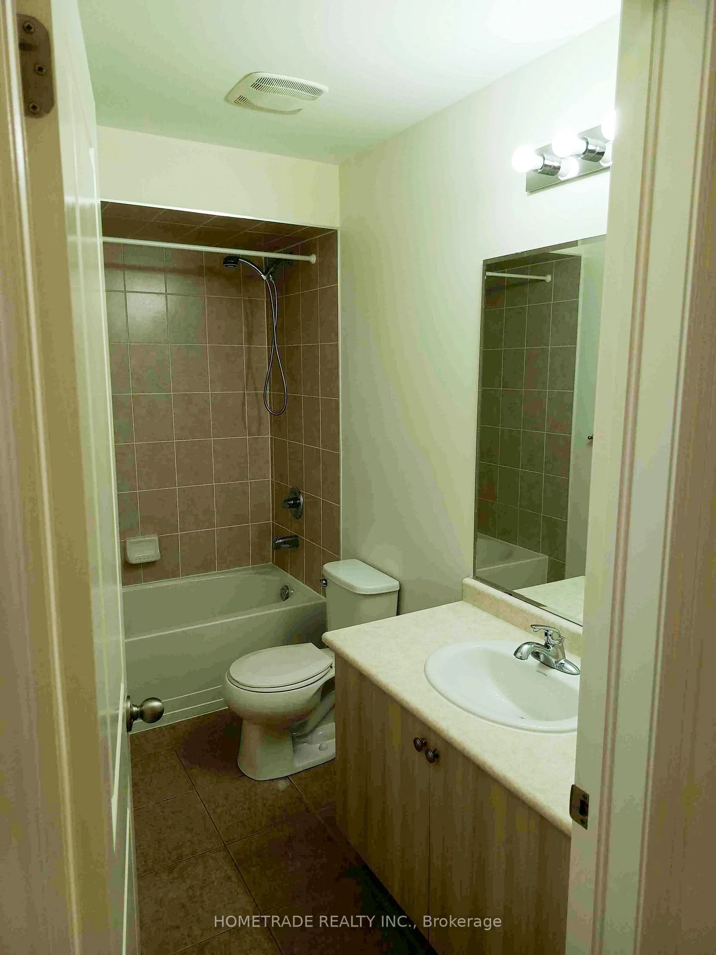 Photo 32 of 55 Ivor Crescent, Brampton, Northwest Brampton — HOMEH