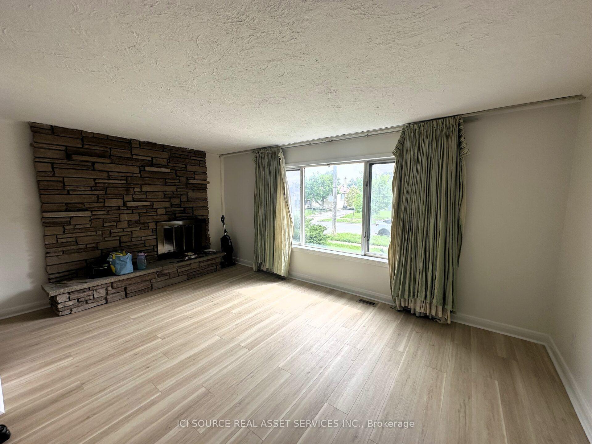 Photo 5 of Unit Main Fl, 36 Hinton Road, Etobicoke, Rexdale-Kipling — HOMEH
