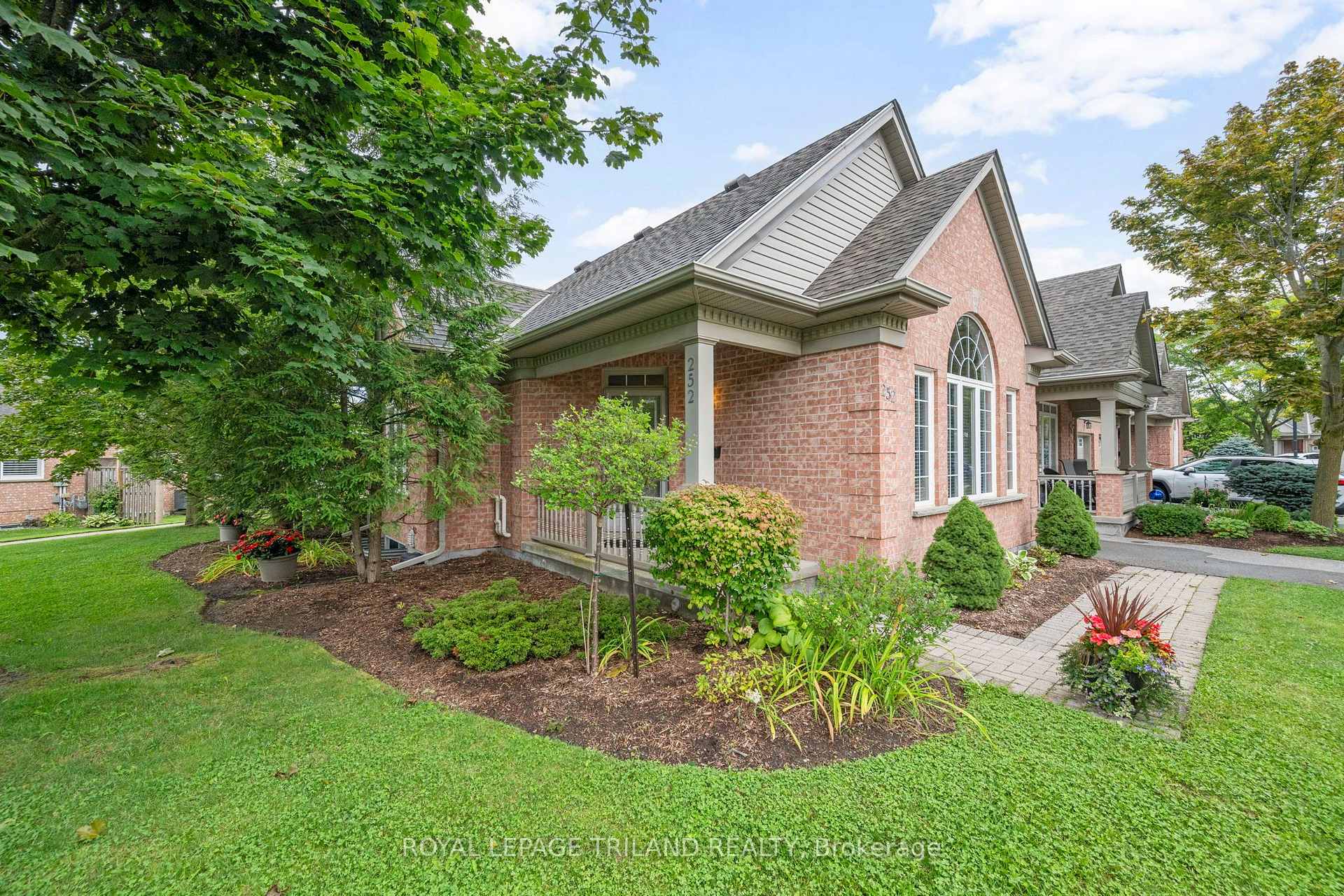 Photo 5 of Unit 252, 2025 Meadowgate Boulevard, London, South U — HOMEH
