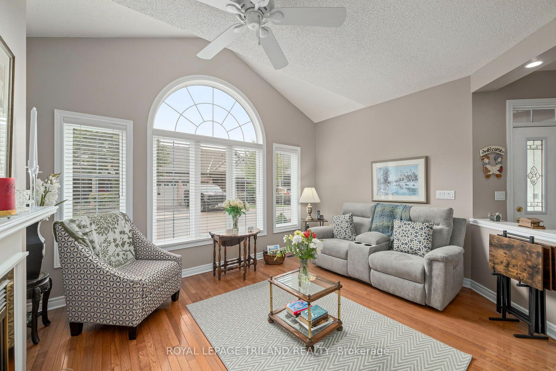 Photo 7 of Unit 252, 2025 Meadowgate Boulevard, London, South U — HOMEH