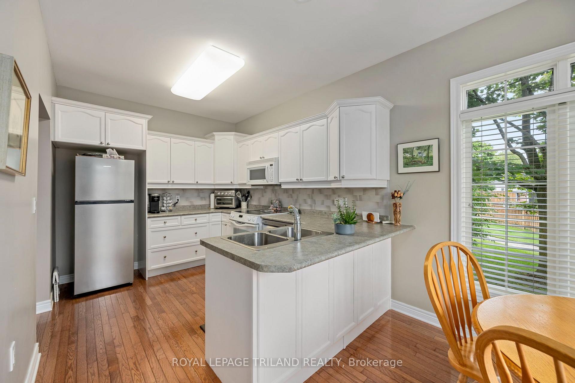 Photo 13 of Unit 252, 2025 Meadowgate Boulevard, London, South U — HOMEH