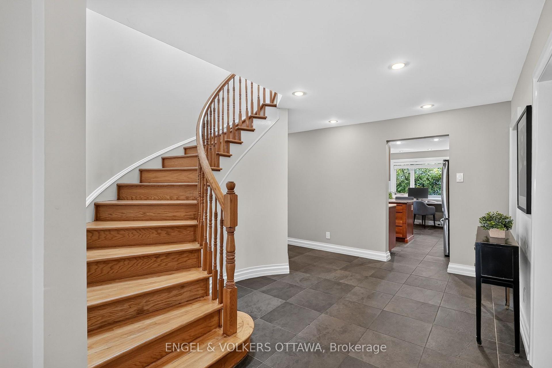 Photo 4 of 22 Lynhurst Avenue, Ottawa, Mooneys Bay/Riverside Park — HOMEH